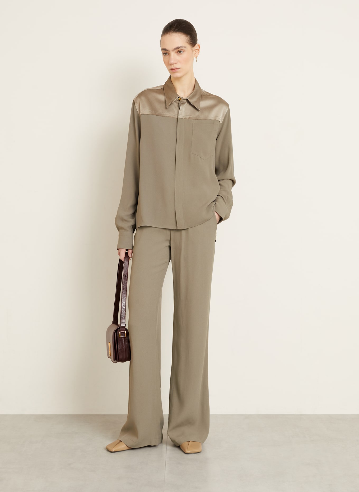 AMI PARIS Koszula: CIEMNOBRĄZOWY