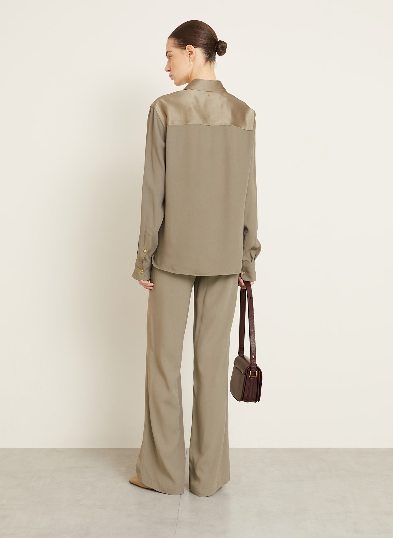 AMI PARIS Koszula: CIEMNOBRĄZOWY