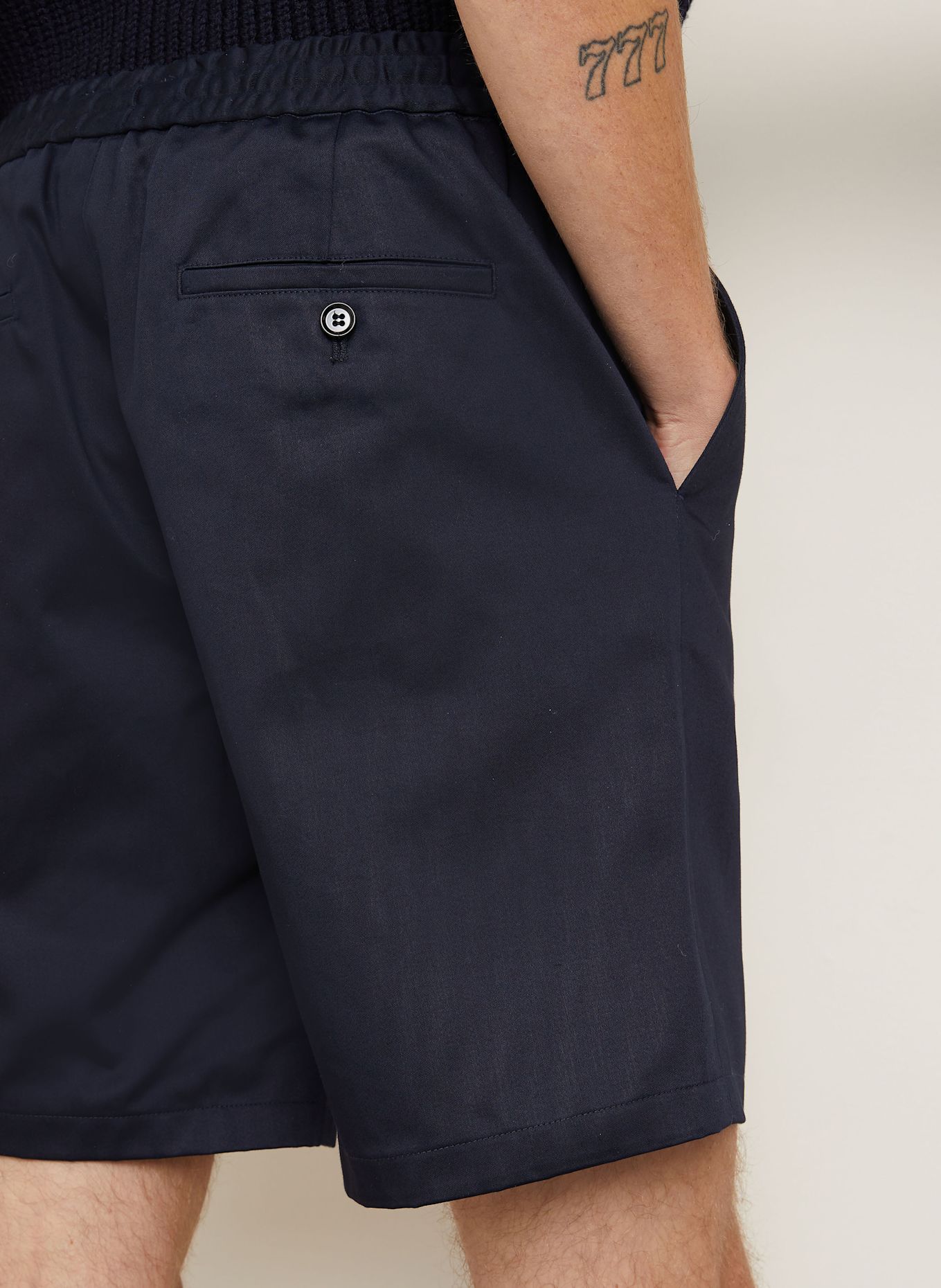 AMI PARIS Shorts: DUNKELBLAU