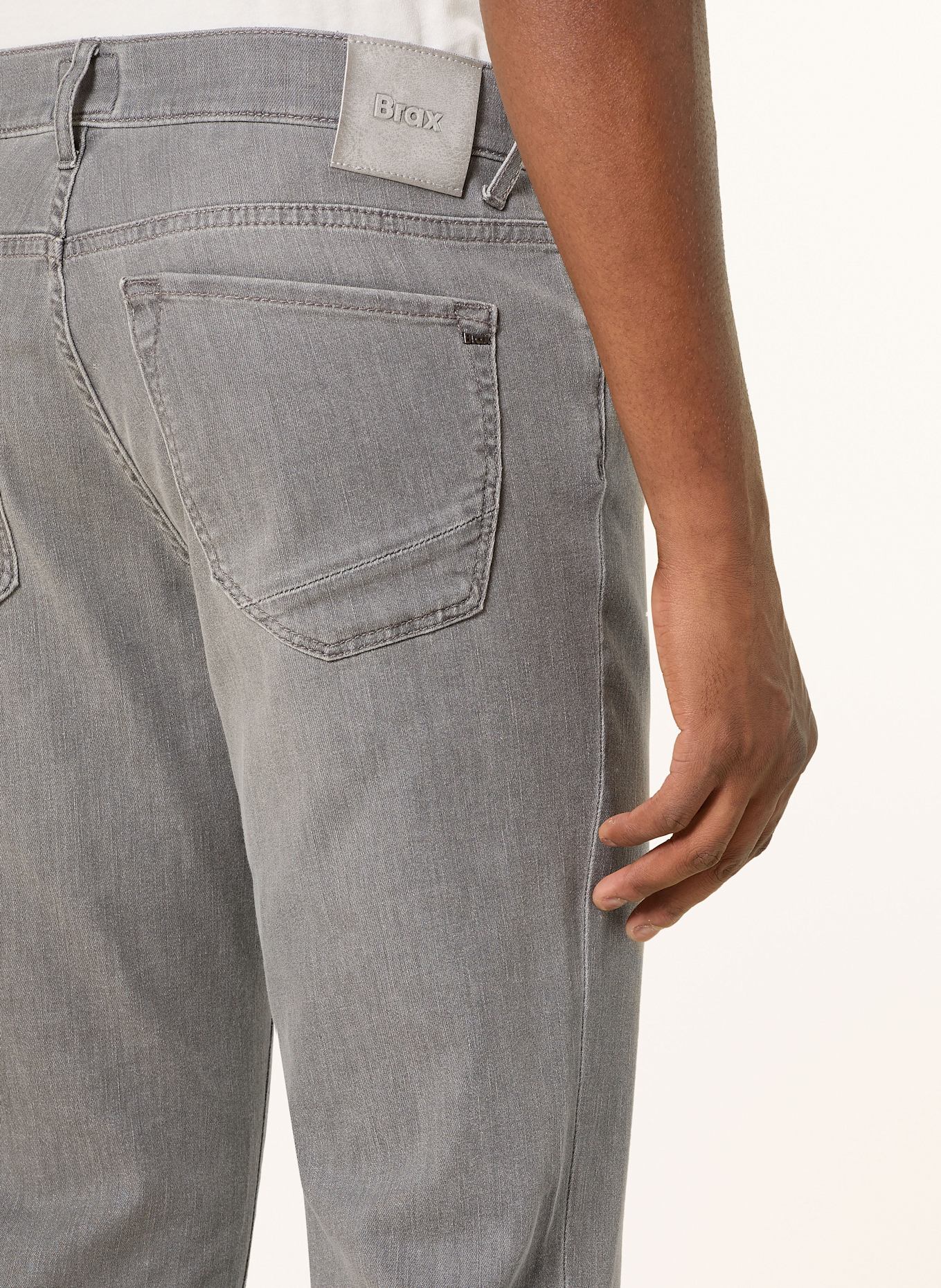 BRAX Jeans CHUCK modern fit: 05 SLIVER GREY USED