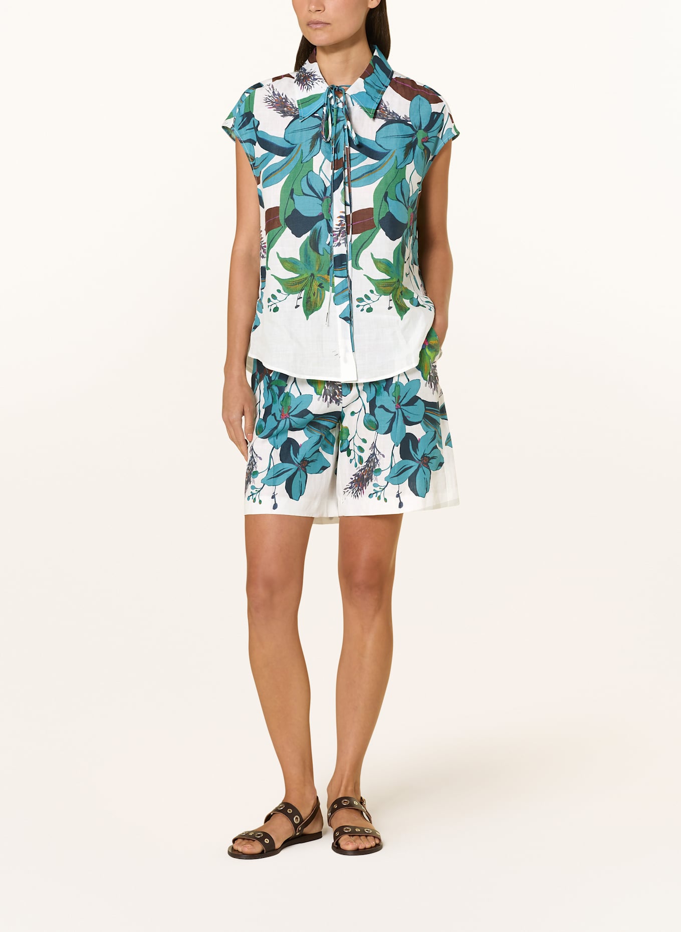 LUISA CERANO Shorts: WEISS / BLAU / FUCHSIA