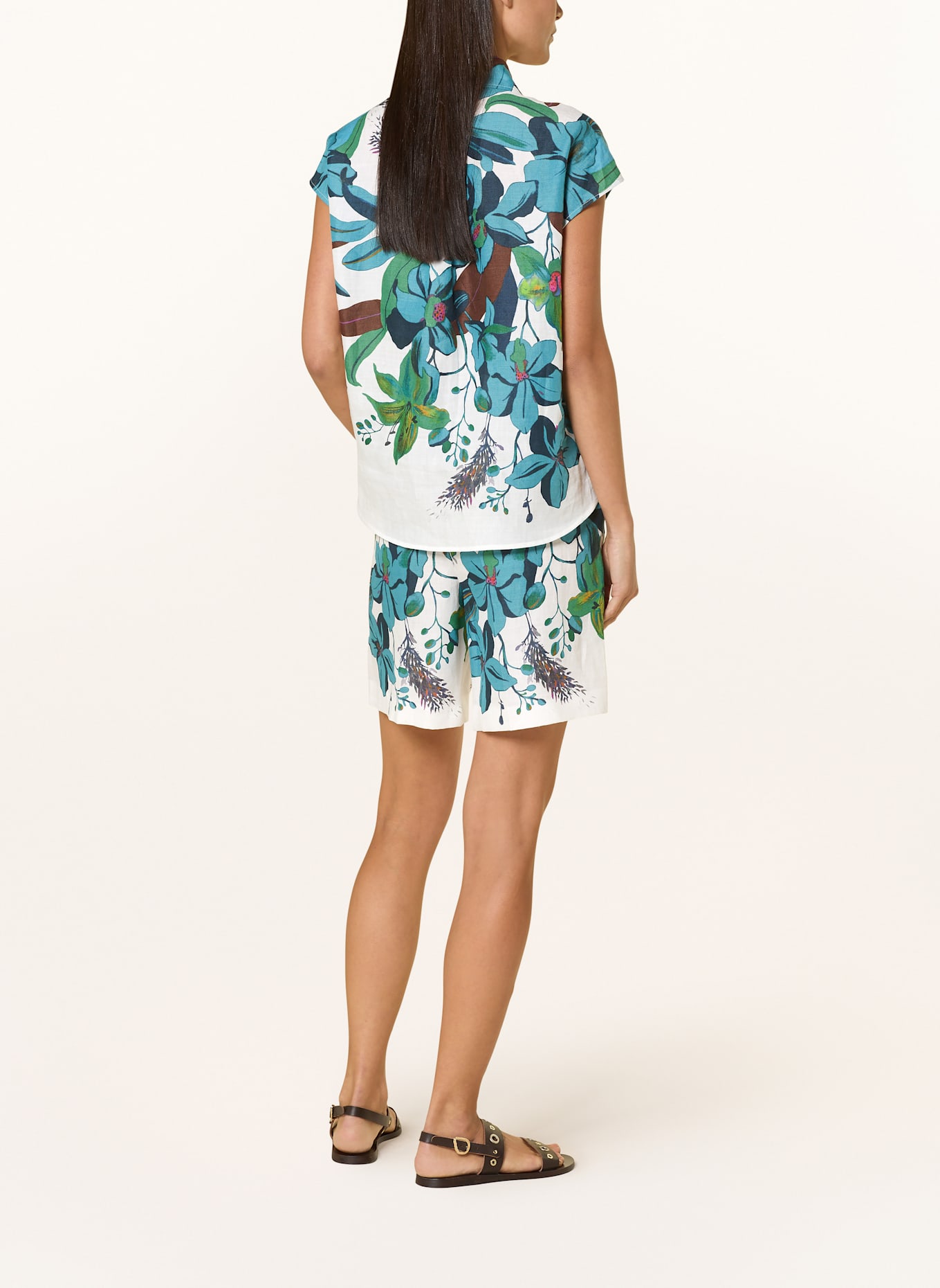 LUISA CERANO Shorts: WEISS / BLAU / FUCHSIA