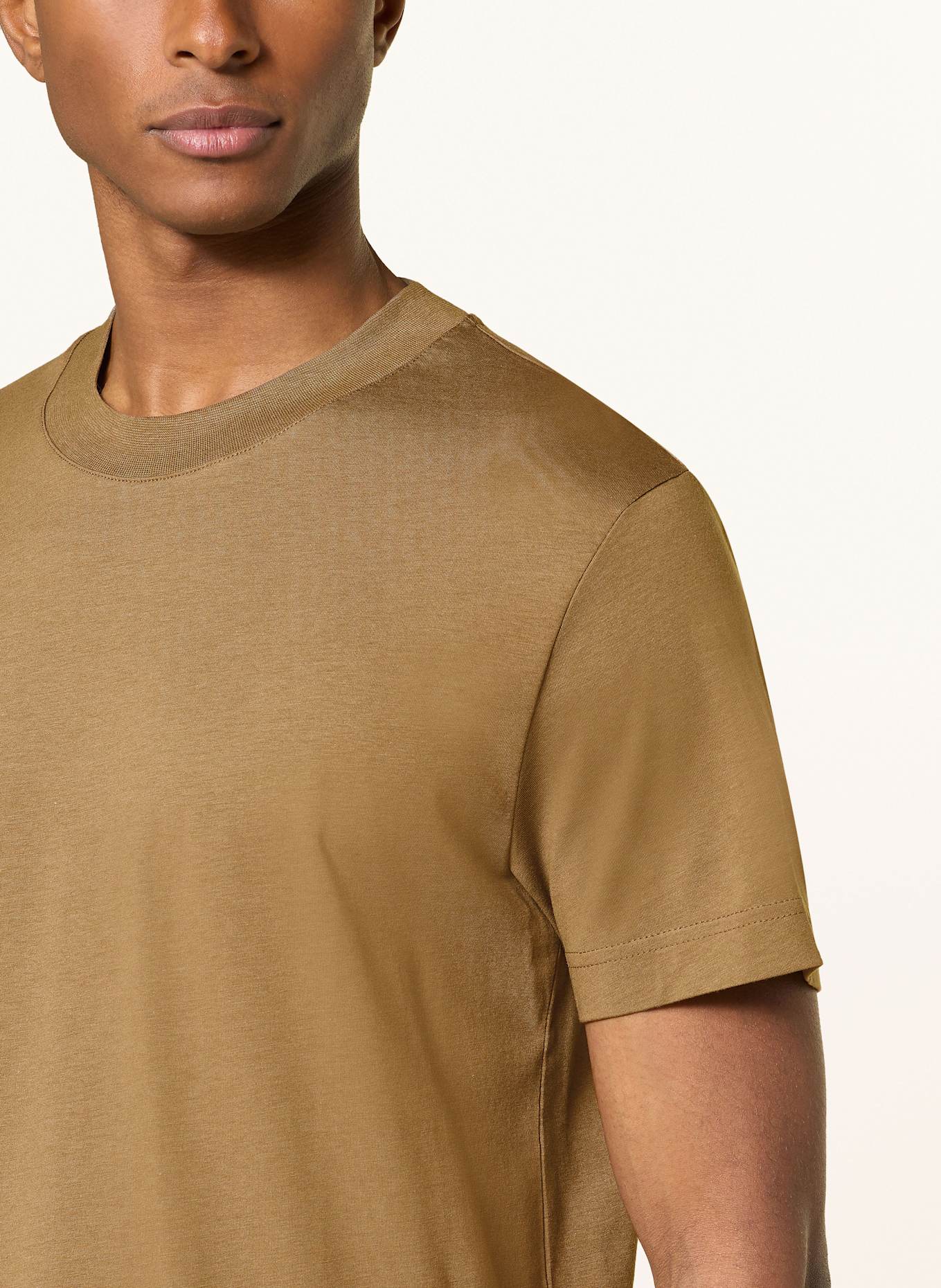 JOOP! T-Shirt CARLON: BRAUN