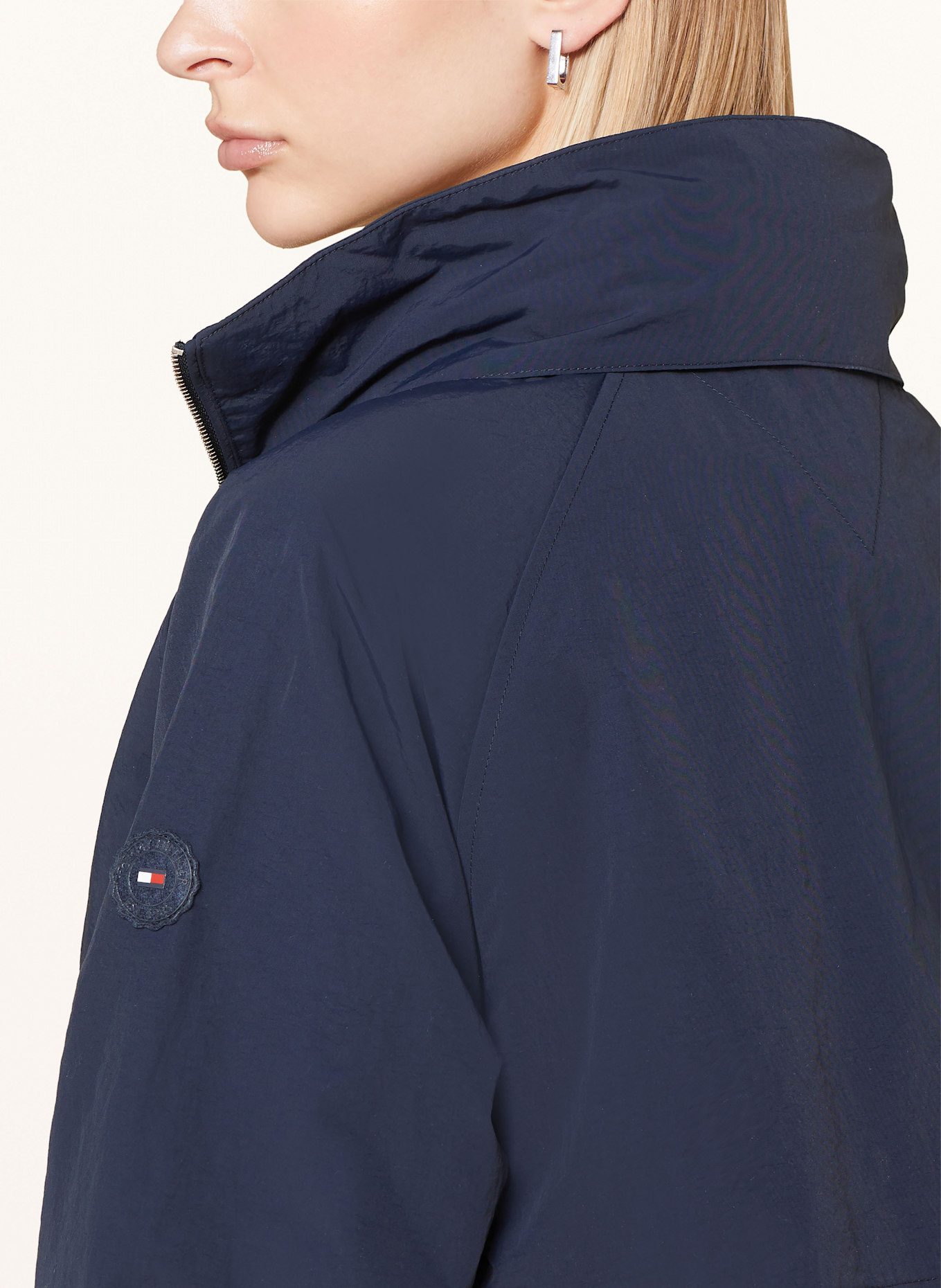 TOMMY HILFIGER Windbreaker: DUNKELBLAU
