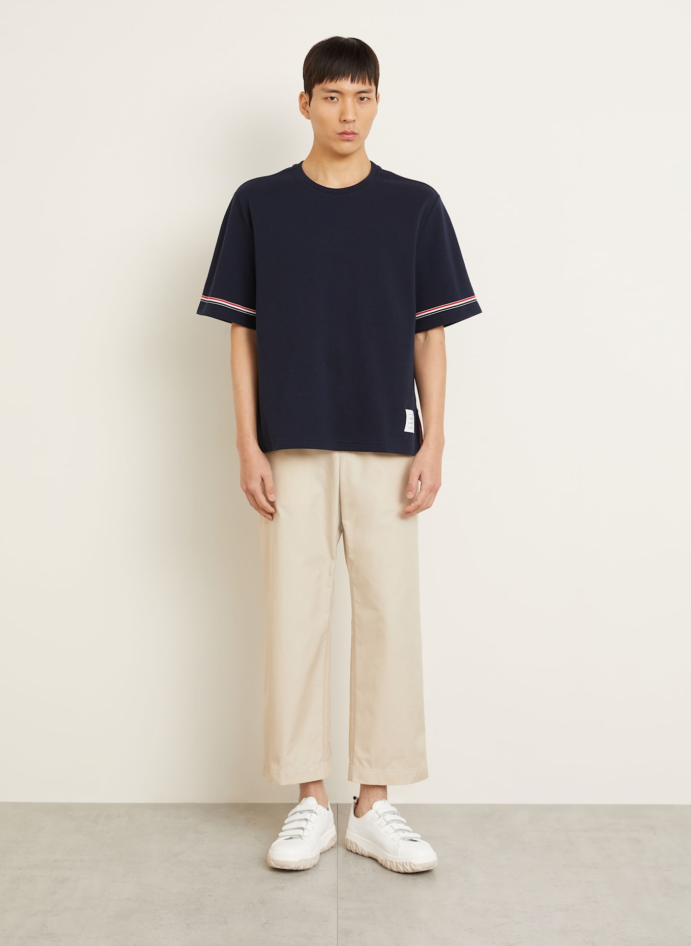 THOM BROWNE. T-Shirt: DUNKELBLAU