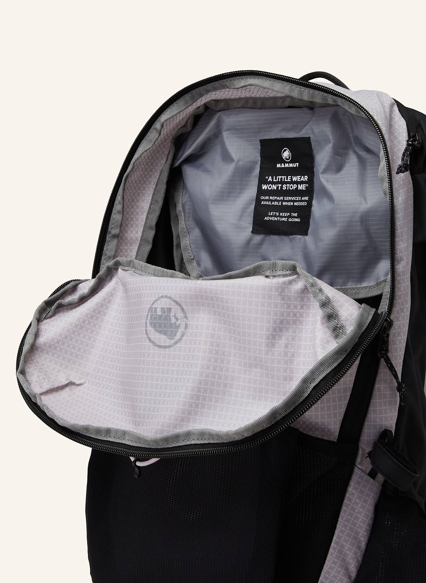 MAMMUT Batoh DUCAN 22 22 l: SVĚTLE FIALOVÁ/ ČERNÁ