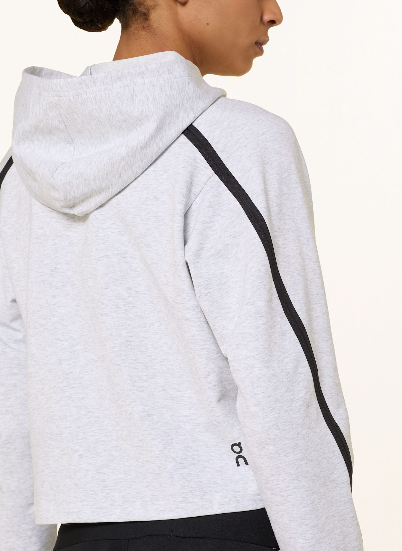 On Hoodie STUDIO, Farbe: HELLGRAU (Bild 5)