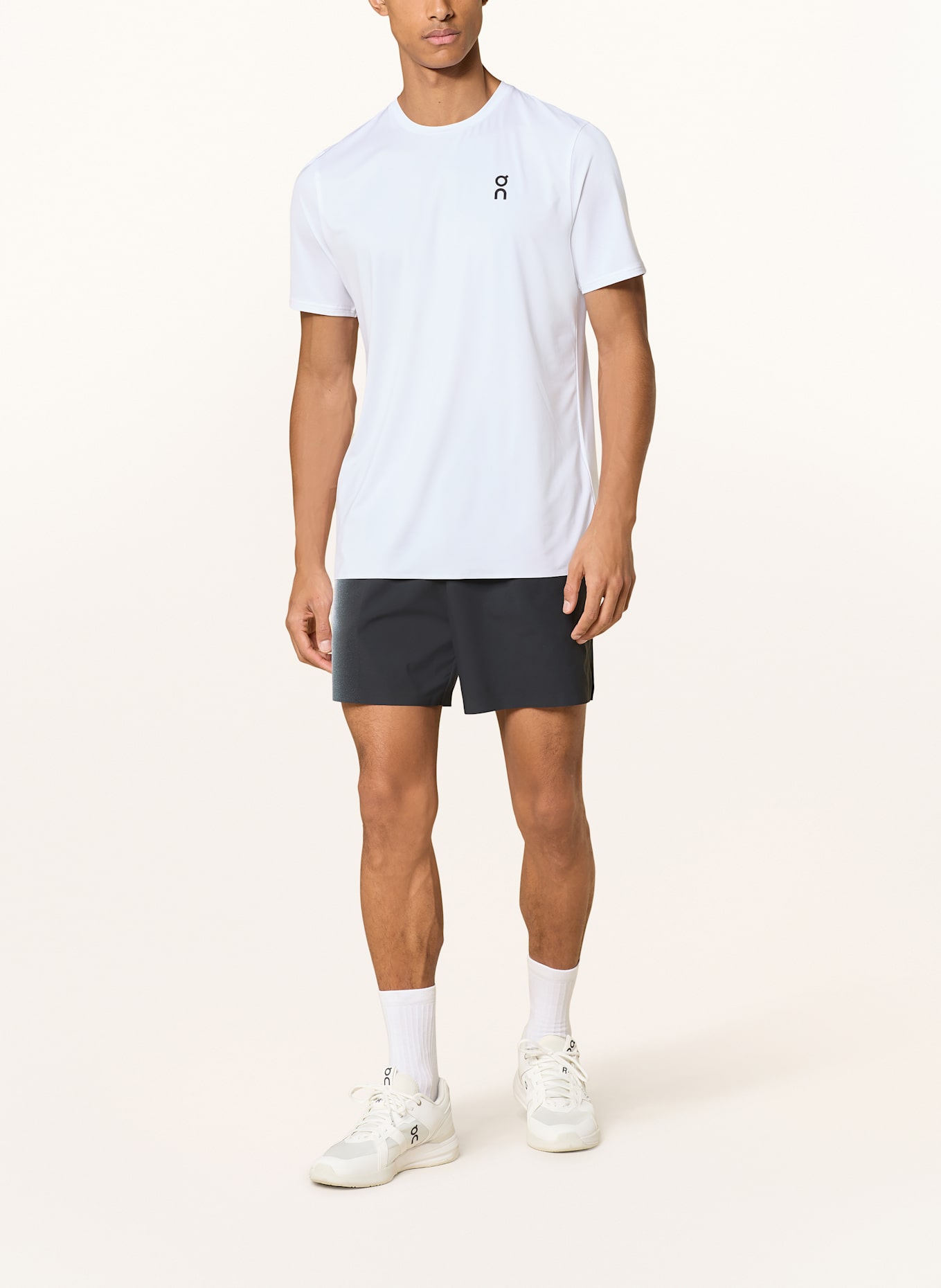 On T-Shirt COURT-T: WEISS