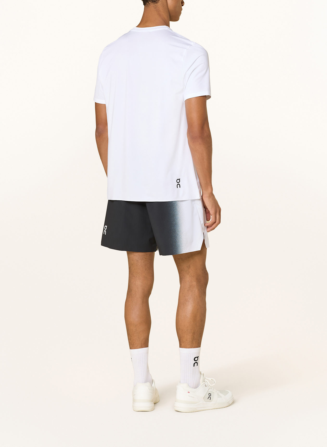 On T-Shirt COURT-T: WEISS