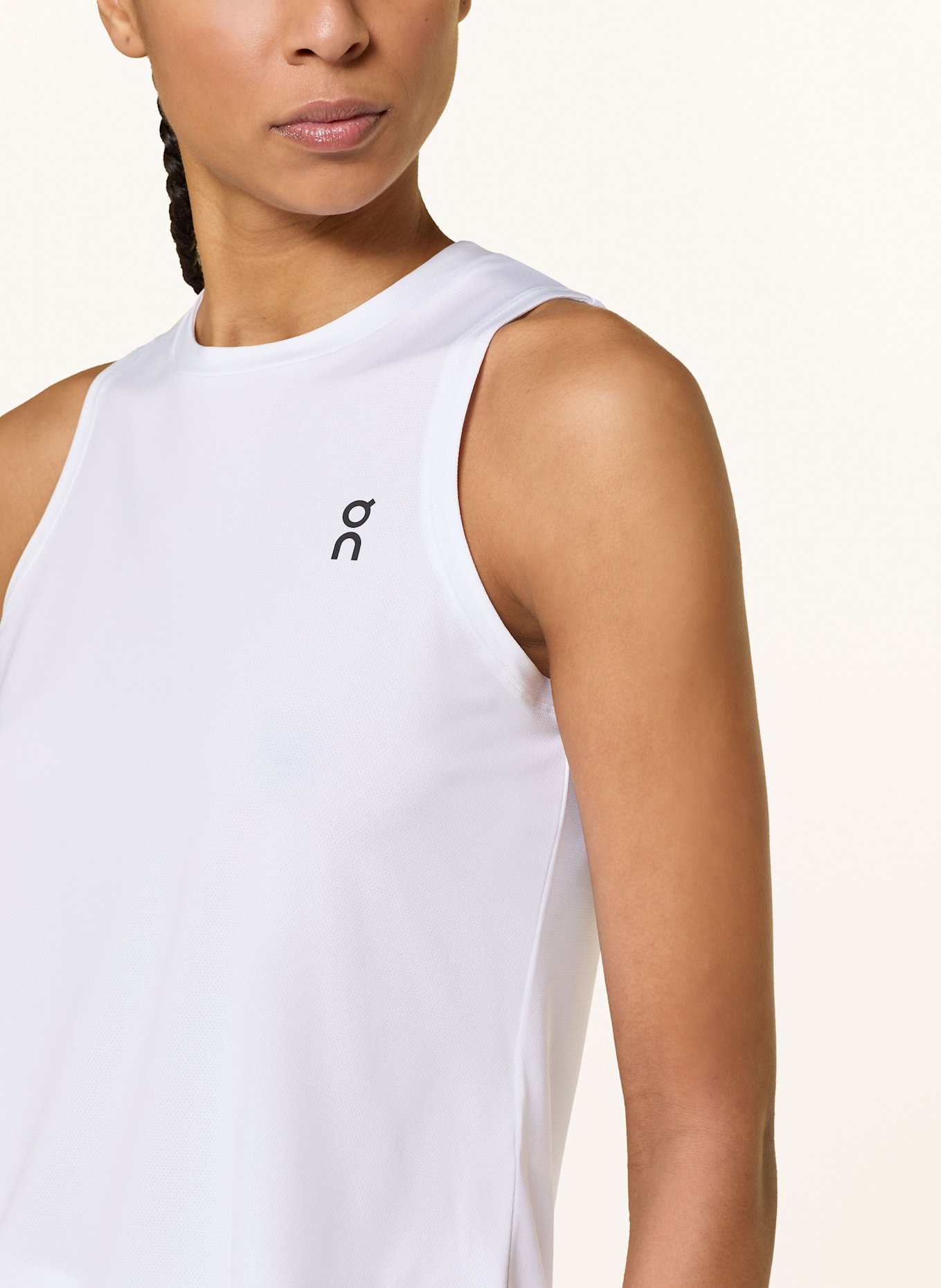 On Tanktop COURT: WEISS