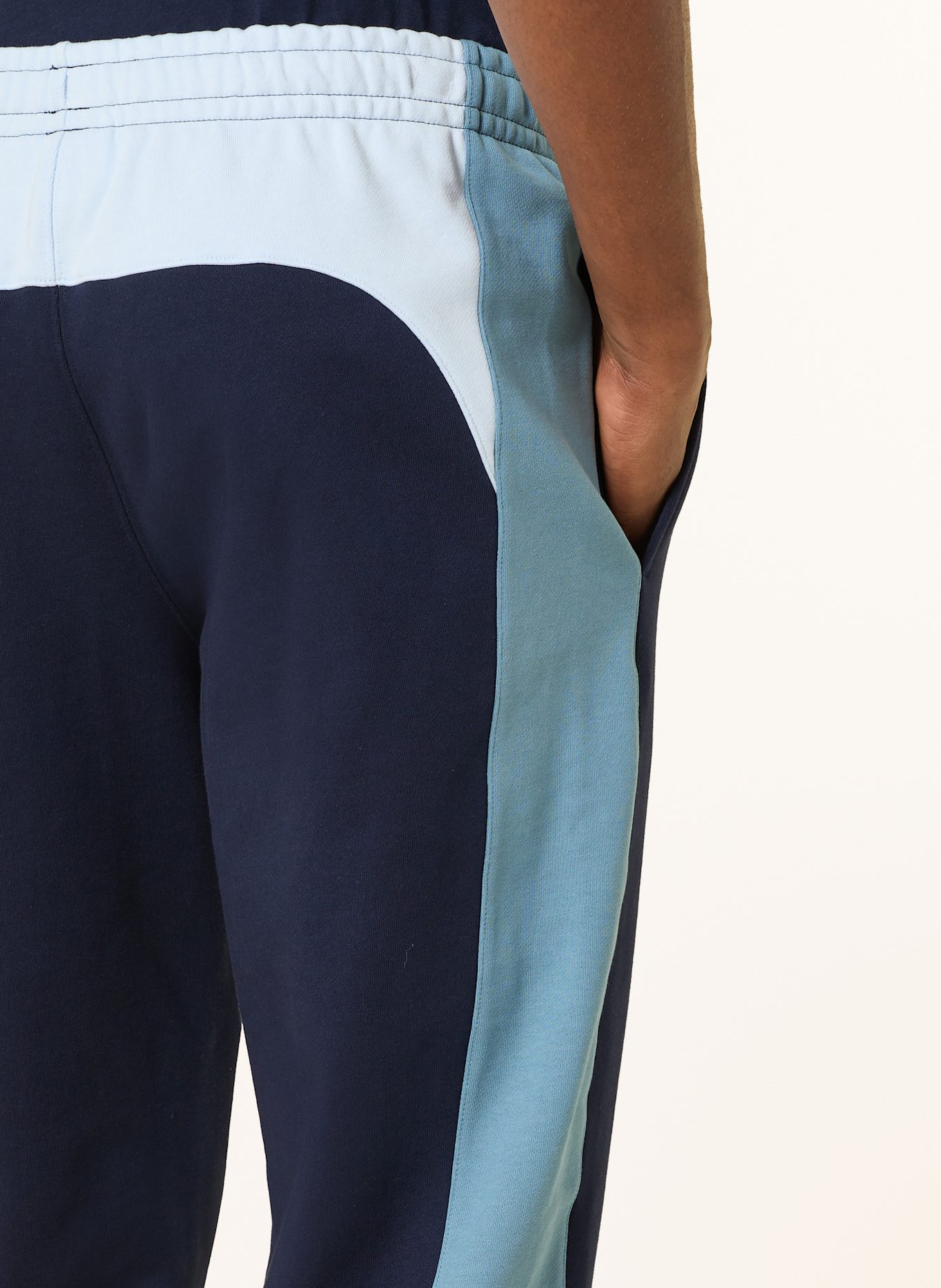 LACOSTE Sweatpants: Lacoste Logo Beanie