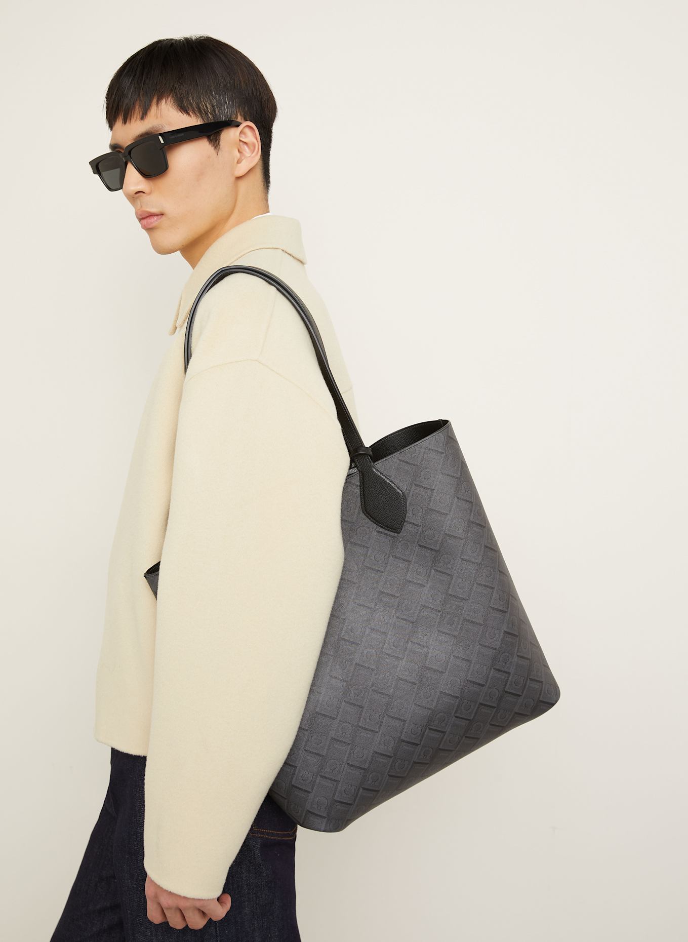 FERRAGAMO Torba shopper dwustronna z saszetką: CZARNY/ SZARY