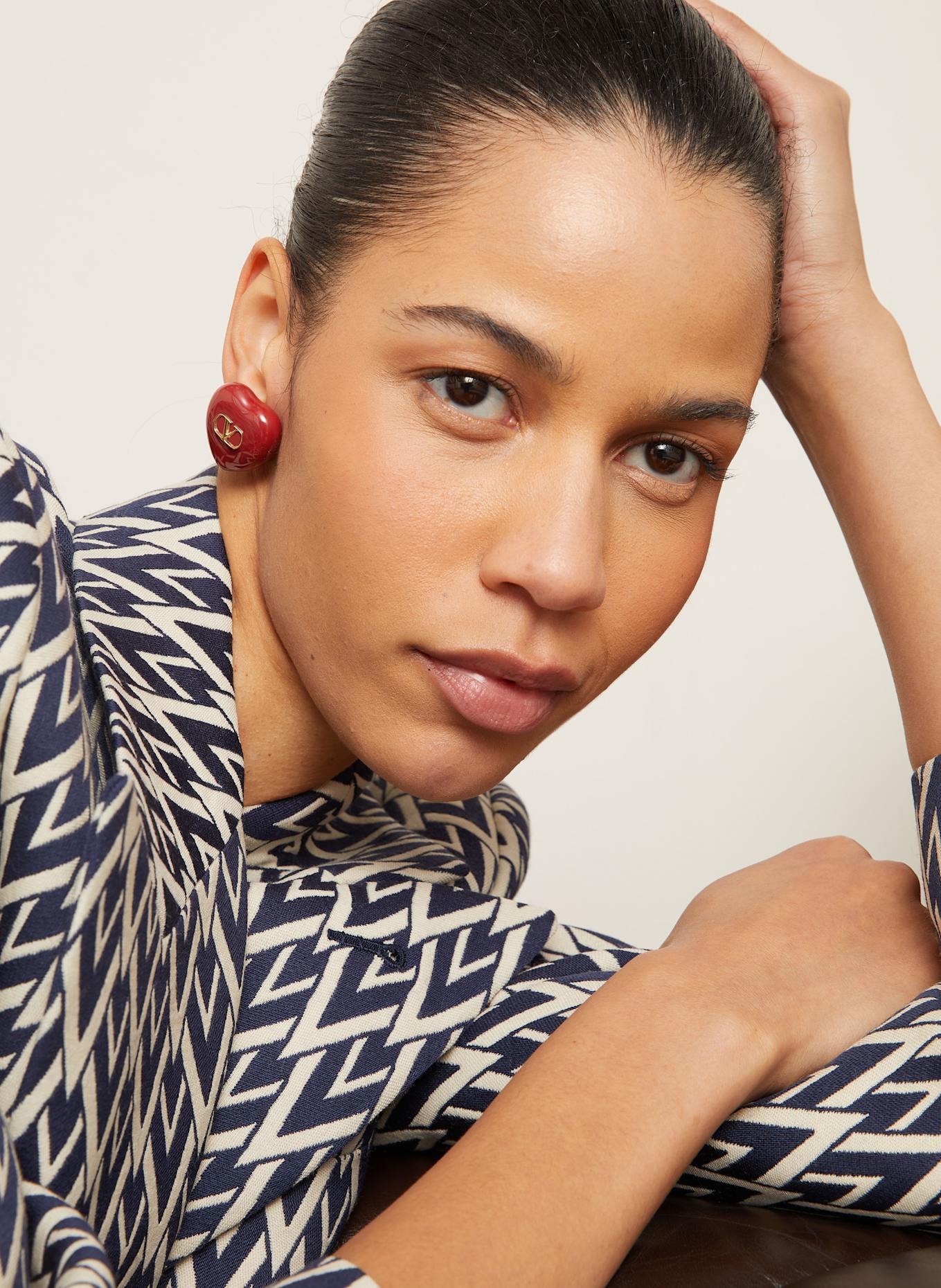 VALENTINO GARAVANI Earrings CUORE: knot me up hobo bag red valentino bag baa