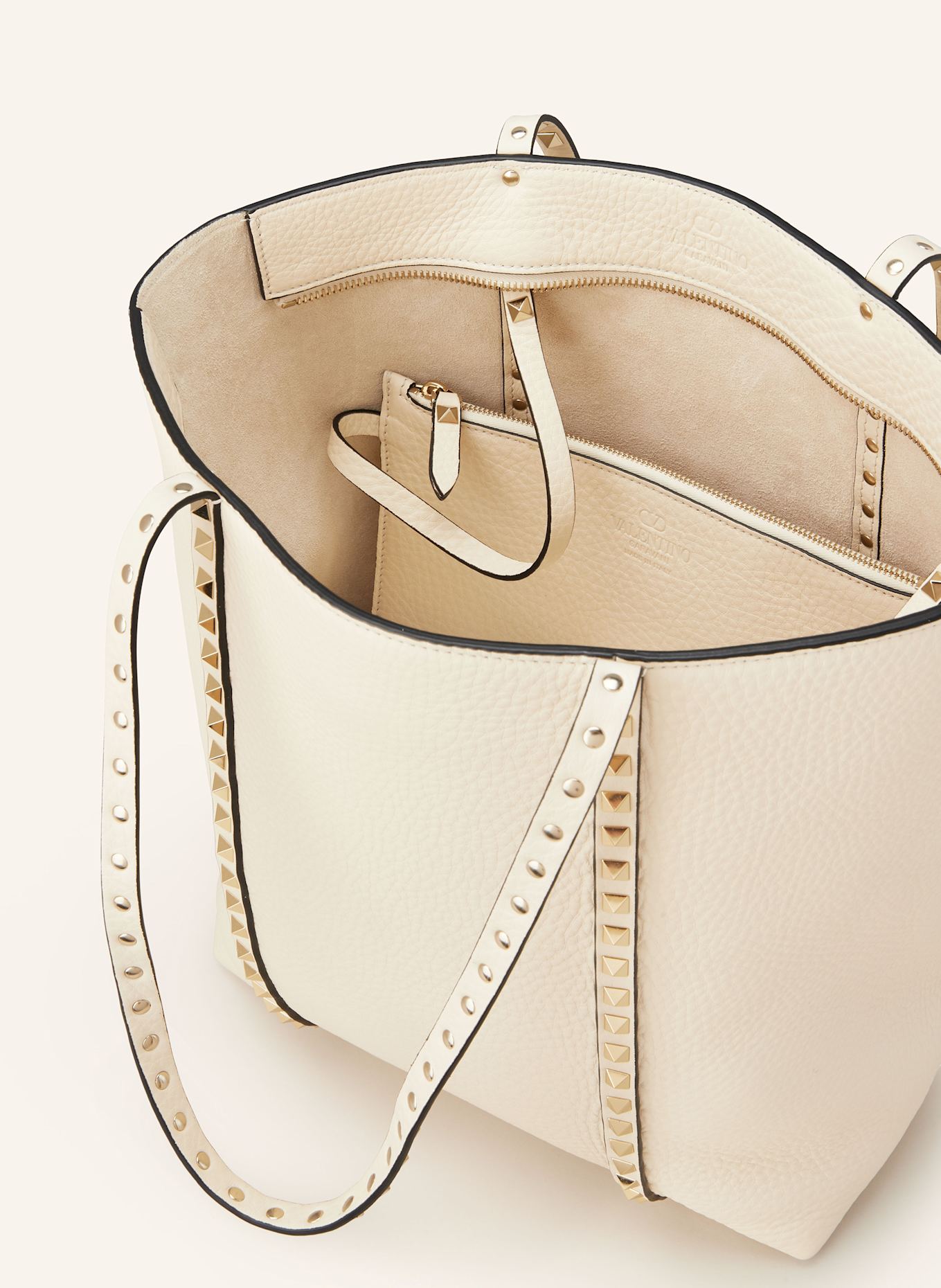 VALENTINO GARAVANI Shopper ROCKSTUD mit Pouch und Nieten: CREME