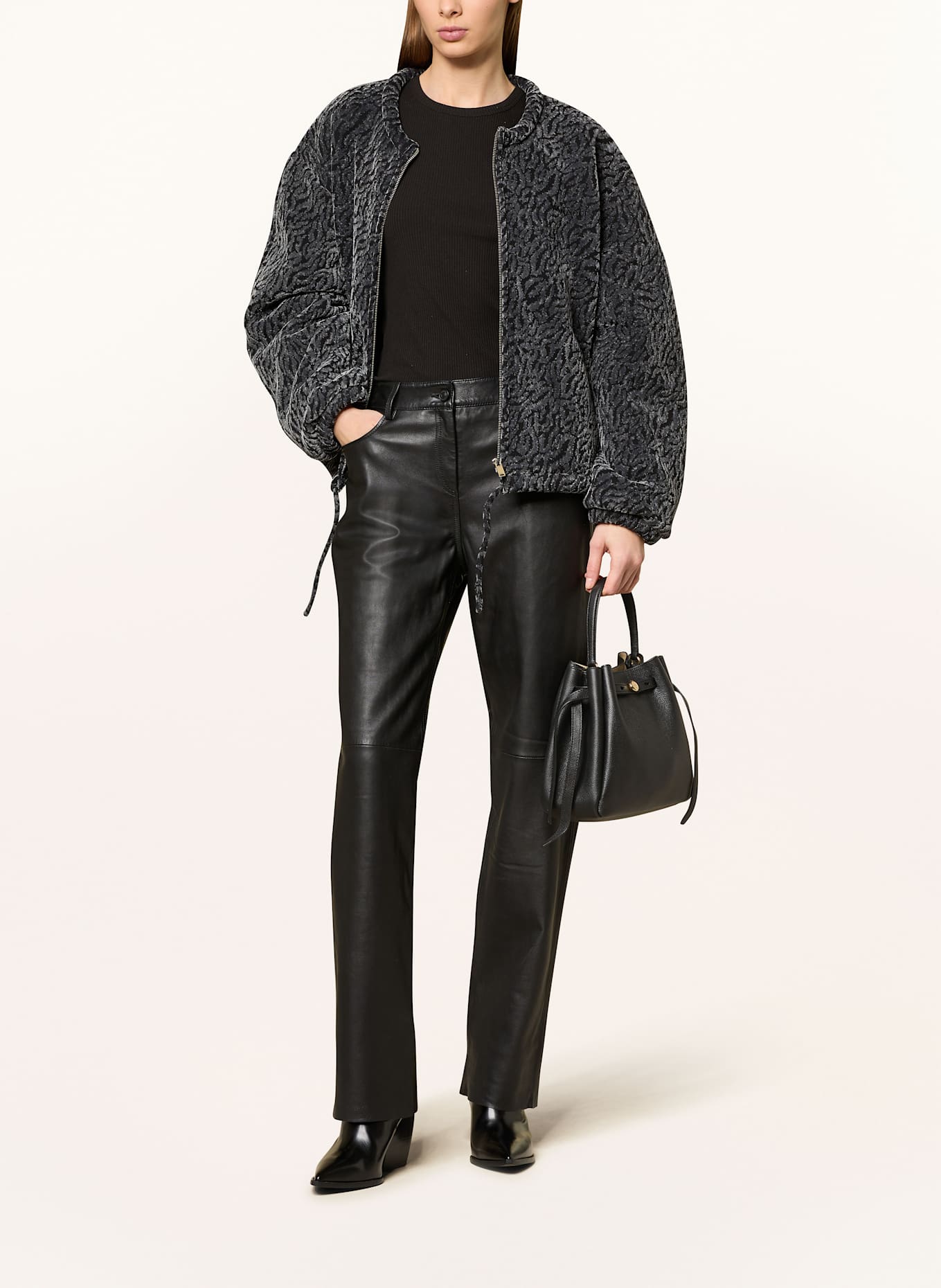 TORY BURCH Beuteltasche ROMY: SCHWARZ