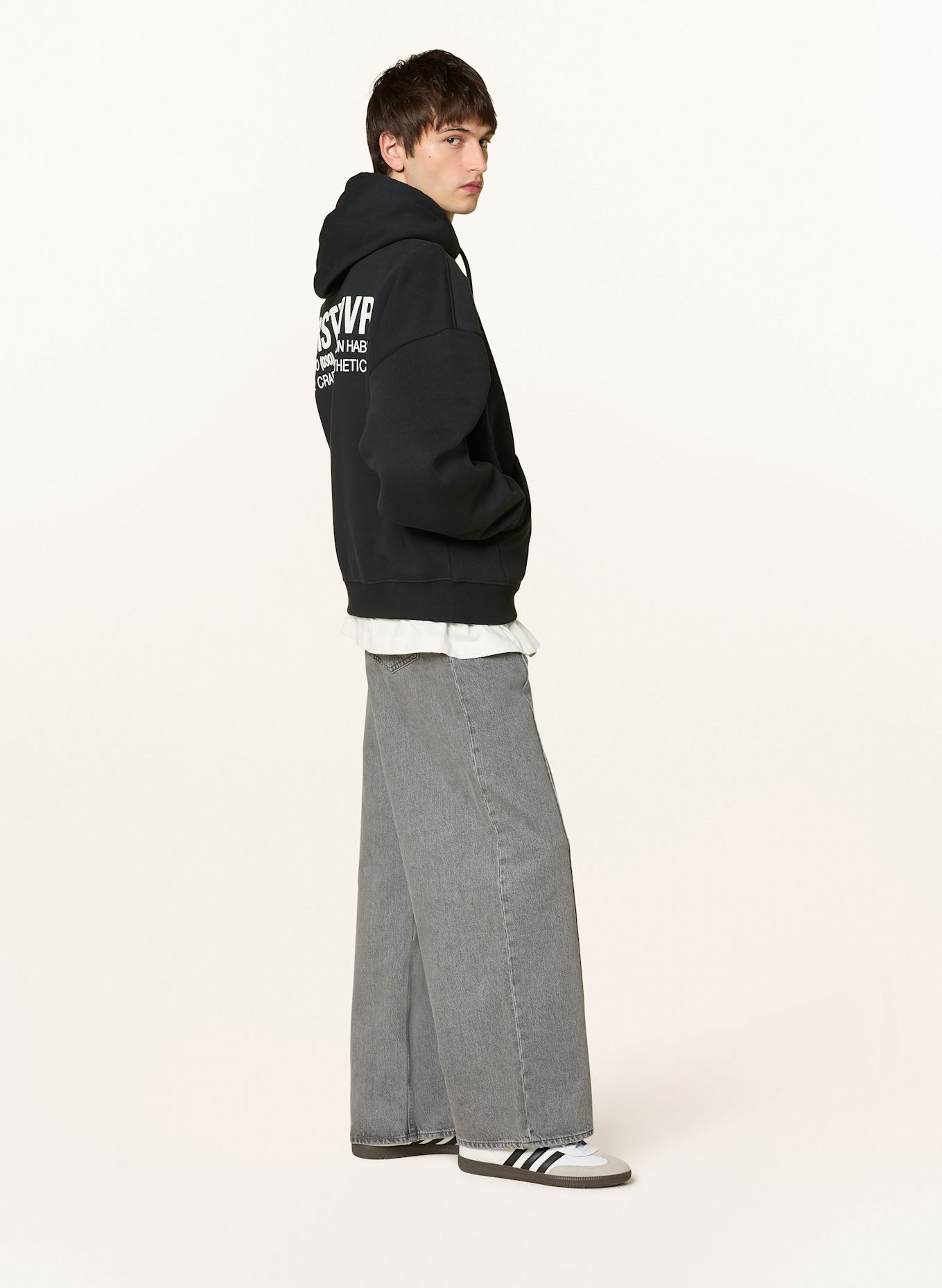 WRSTBHVR Hoodie STUDIO V10: SCHWARZ