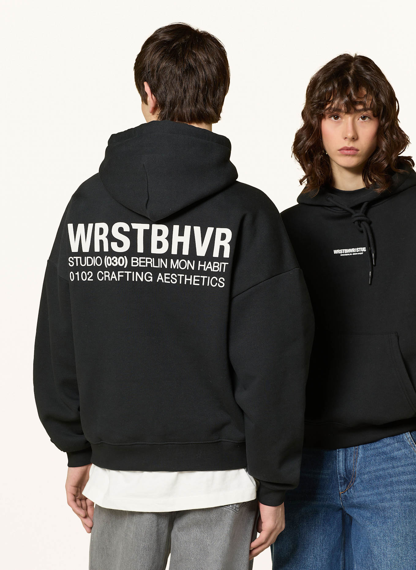 WRSTBHVR Hoodie STUDIO V10: SCHWARZ