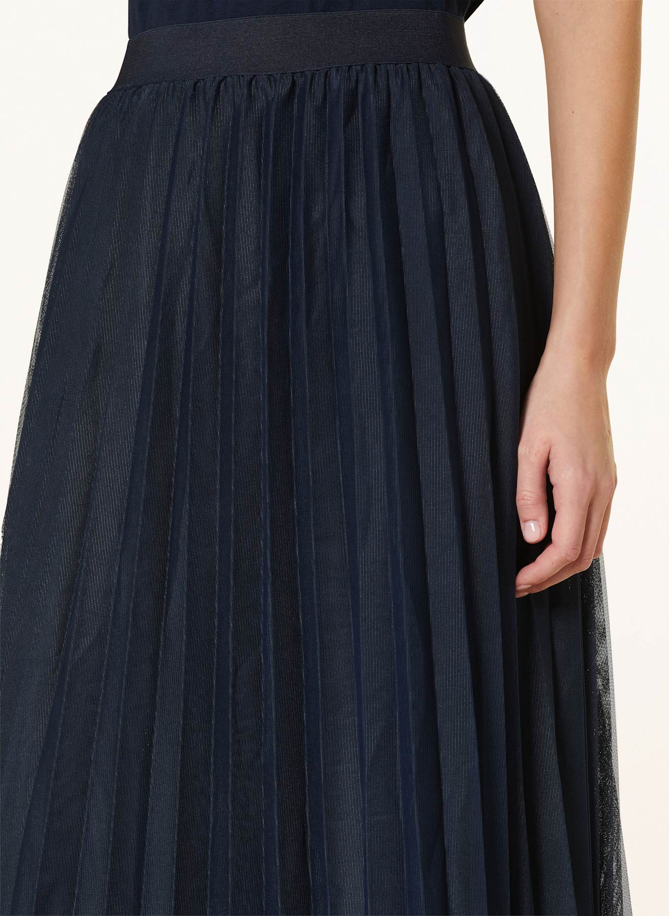 BETTY&CO Plisseerock aus Mesh: DUNKELBLAU