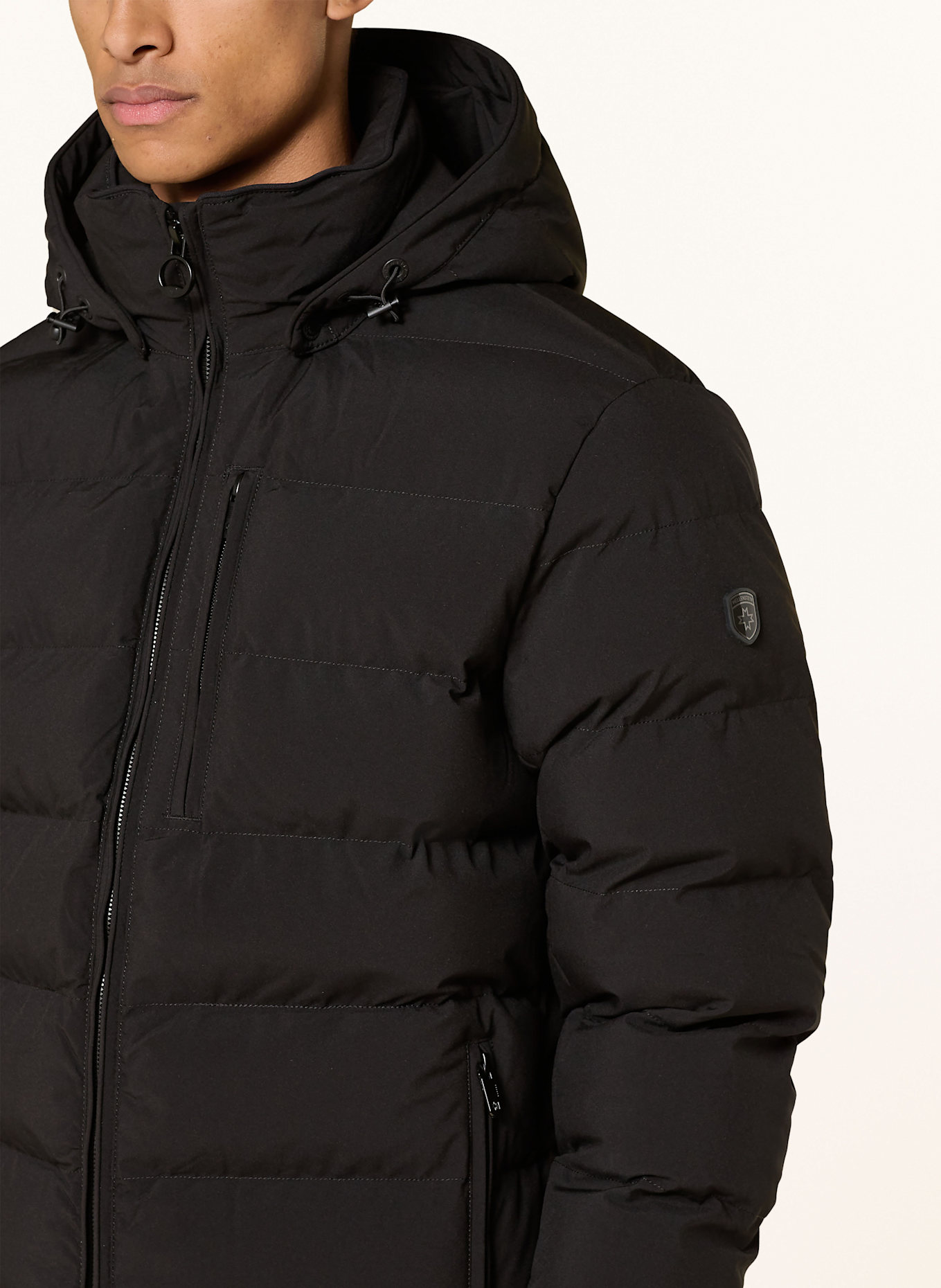 WELLENSTEYN Steppjacke BLACKBIRD mit abnehmbarer Kapuze: SCHWARZ