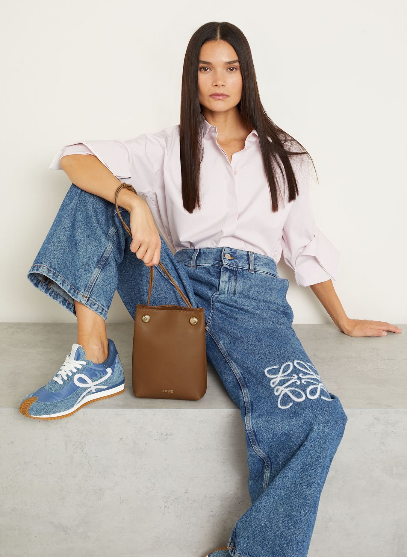 LOEWE Umhängetasche PEBBLE: CAMEL