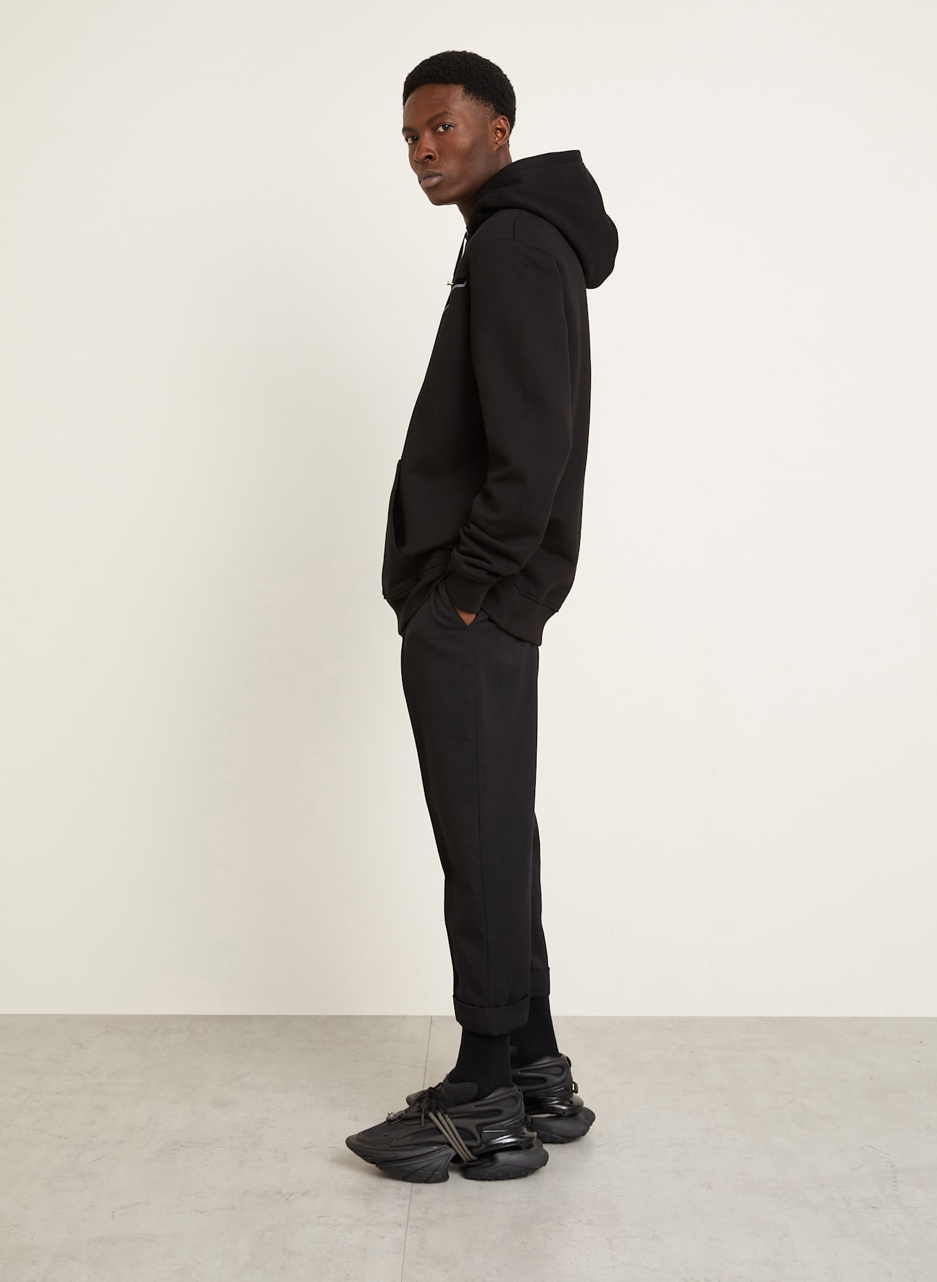 BALMAIN Sweat à capuche BALMAIN LETTER FLOCK: NOIR