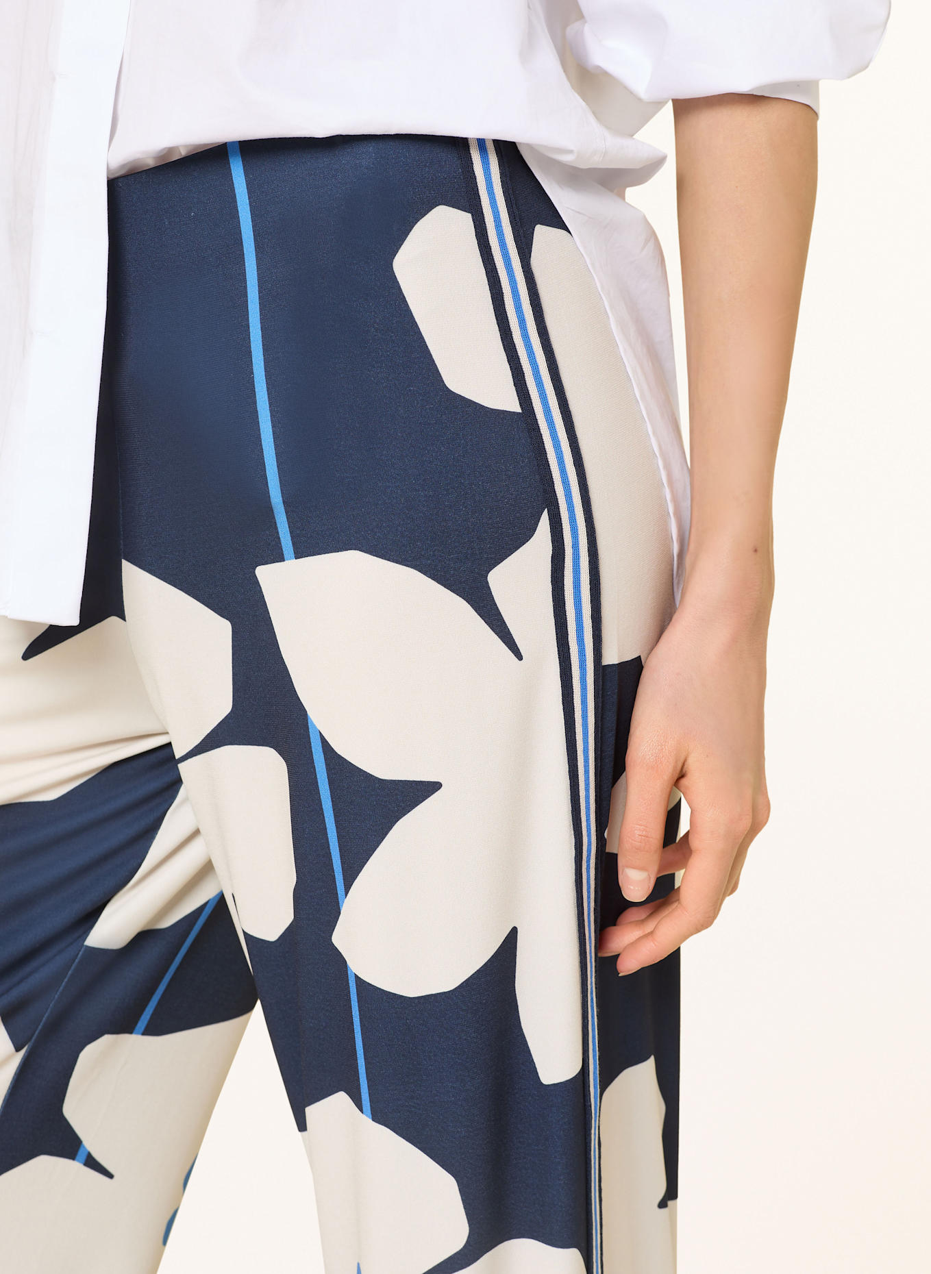 oui Marlenehose aus Jersey mit Galonstreifen: DUNKELBLAU/ ECRU/ HELLBLAU