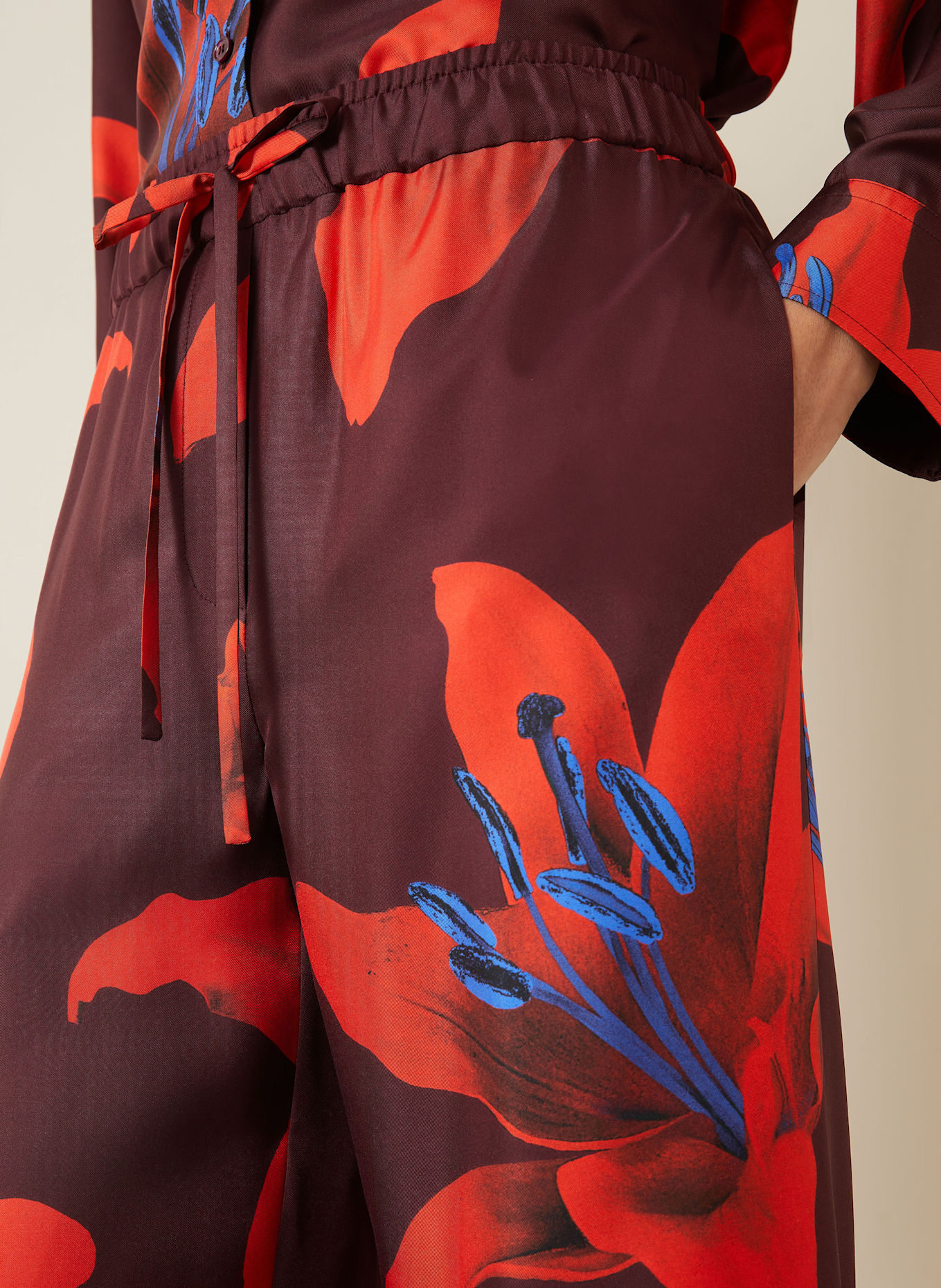 McQUEEN Marlenehose aus Seide: DUNKELROT/ ORANGE