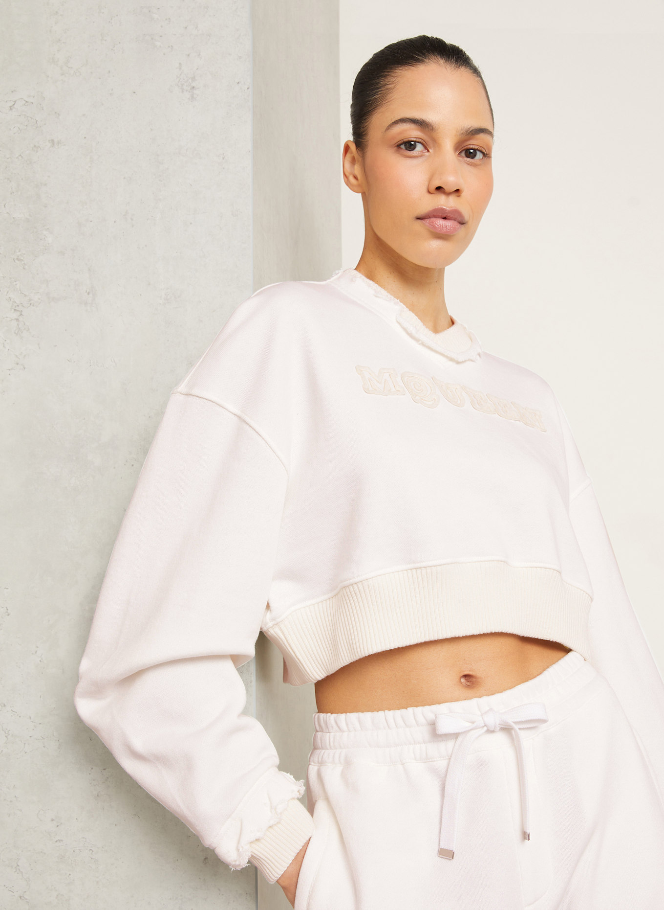 McQUEEN Cropped-Sweatshirt: WEISS