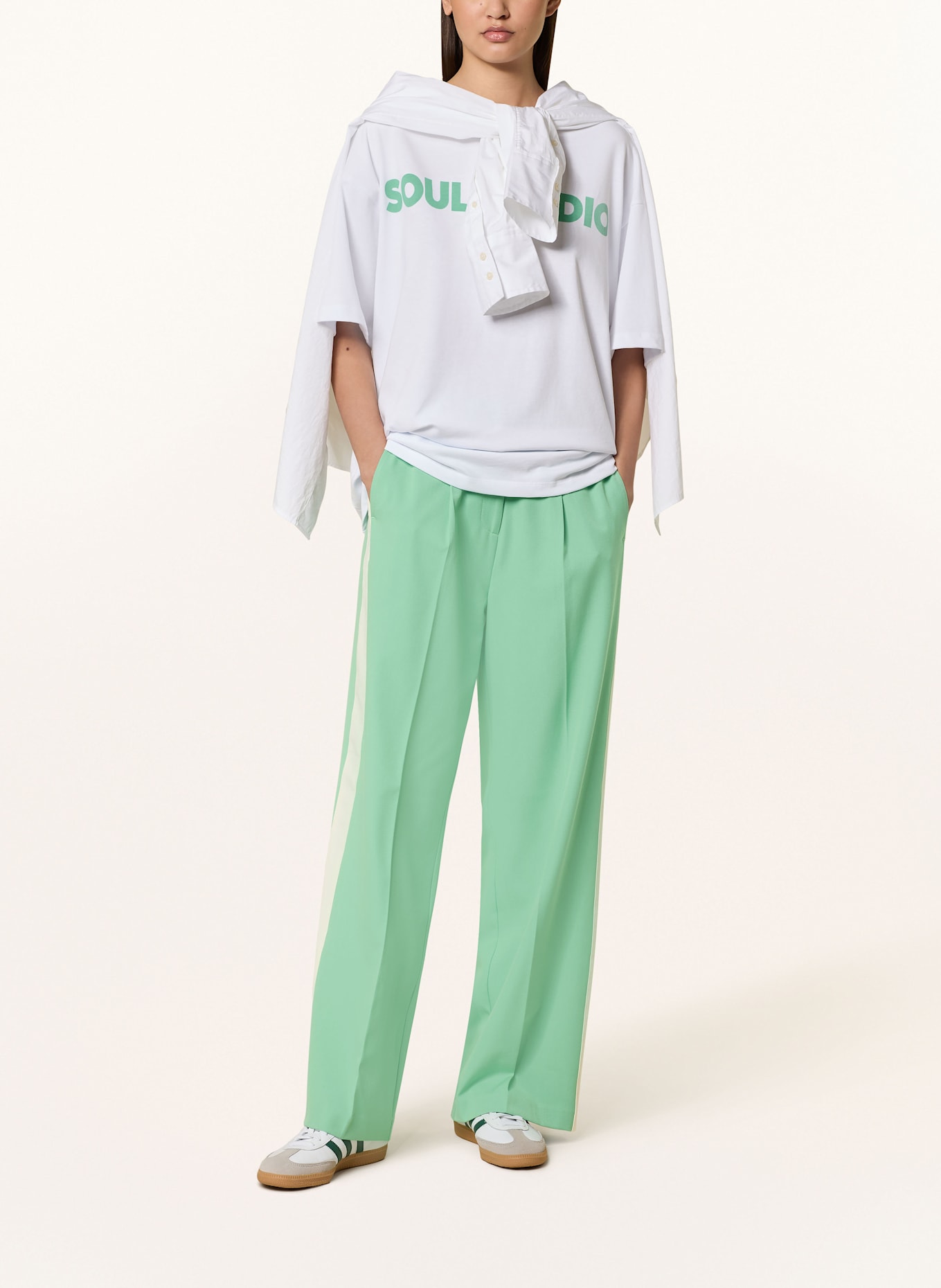 Smith & Soul Hose mit Galonstreifen: HELLGRÜN/ CREME