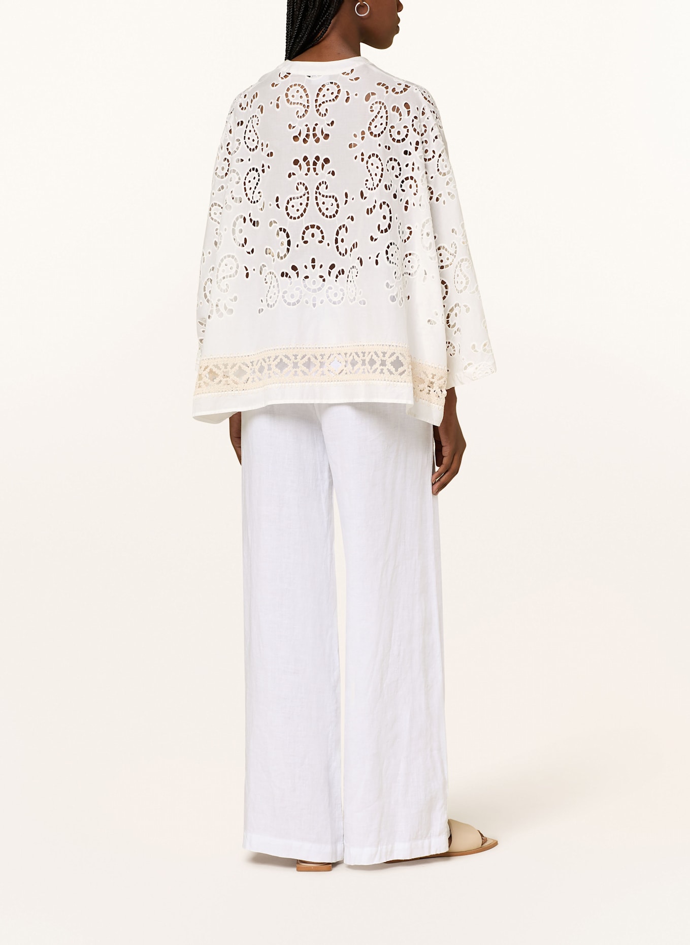 Grace Lace poncho: WHITE / BEIGE