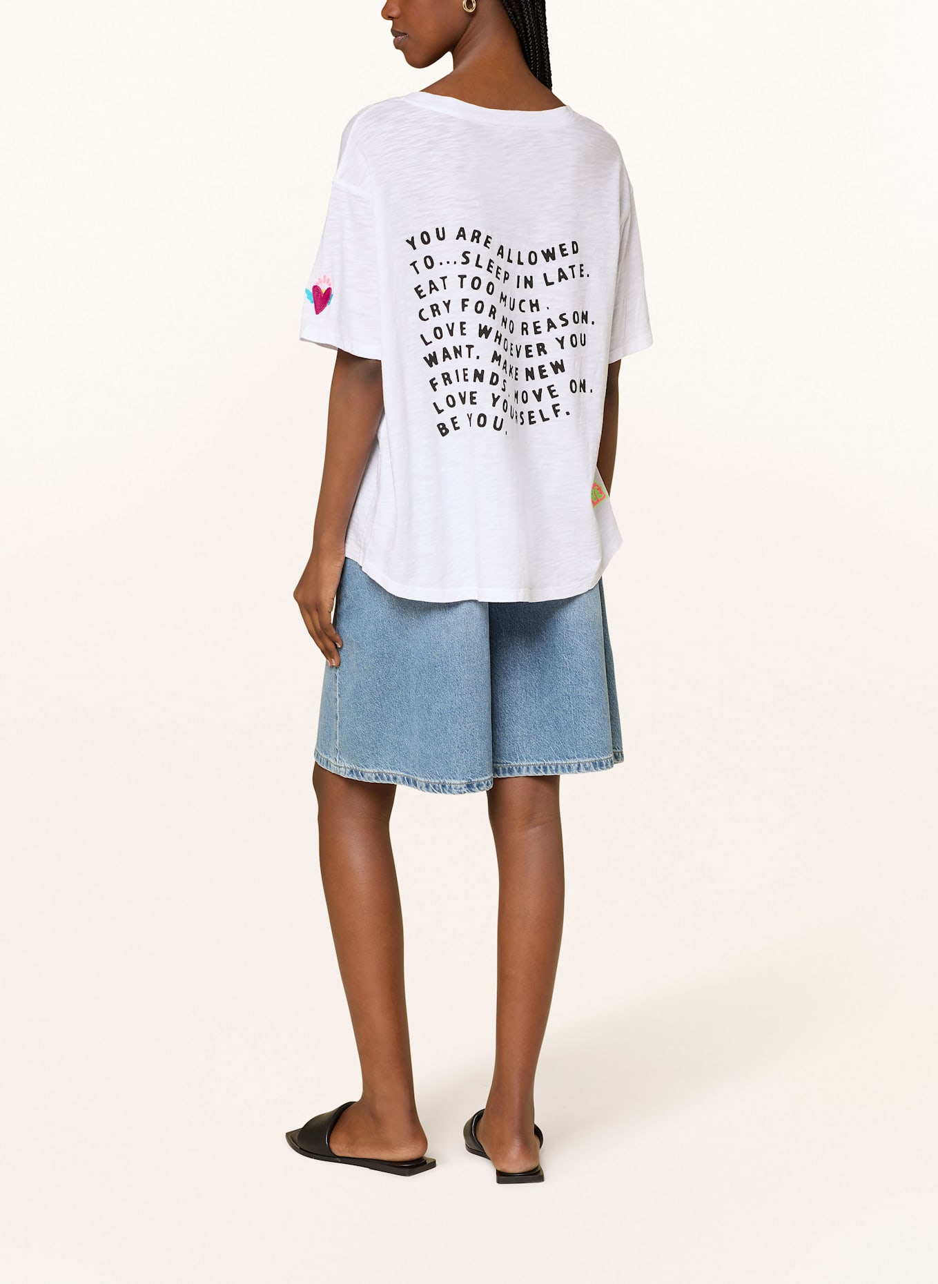 Grace T-shirt: WHITE / BLACK