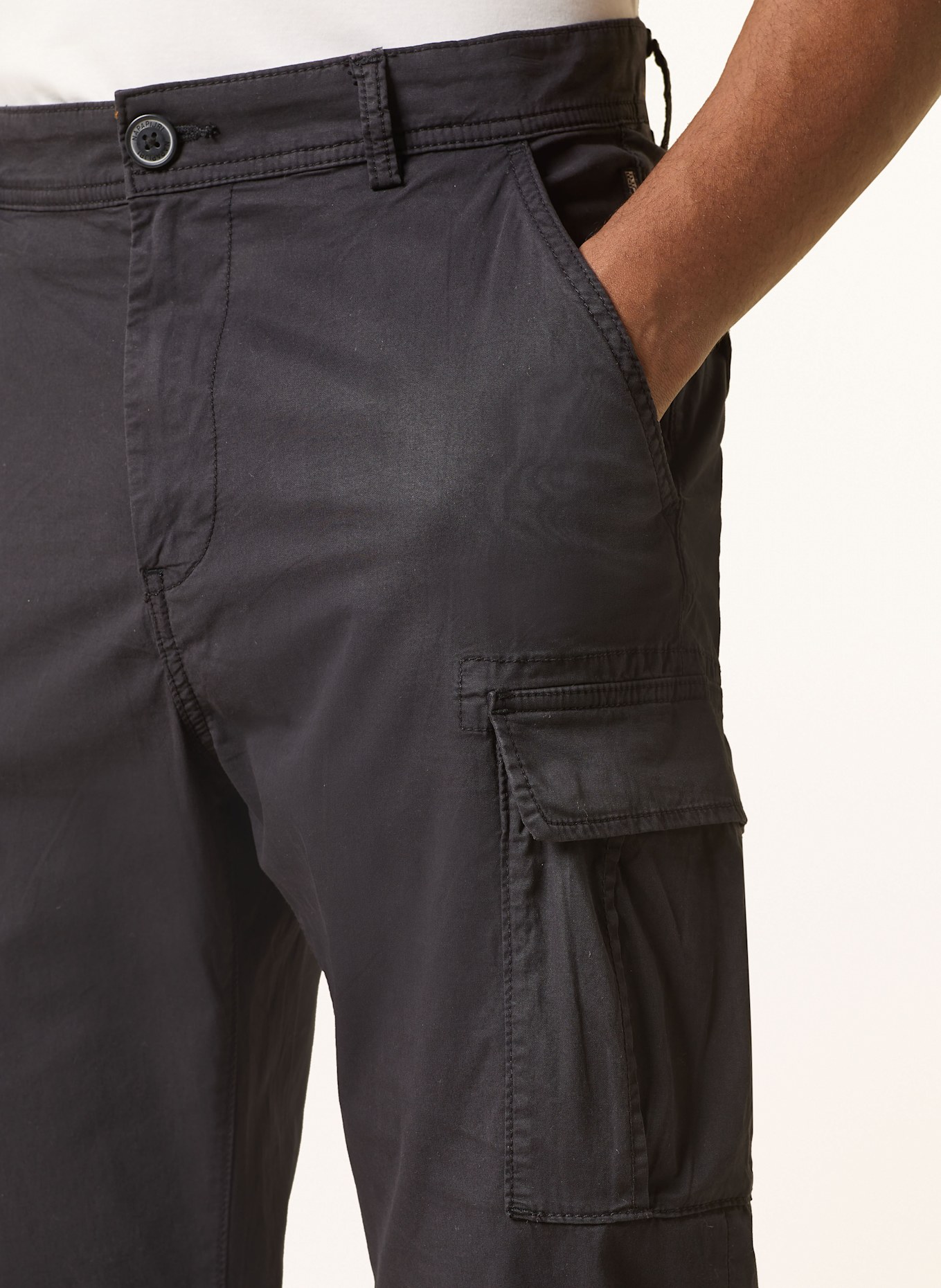 NAPAPIJRI Cargohose YASUNI Extra Slim Fit, Farbe: SCHWARZ (Bild 5)