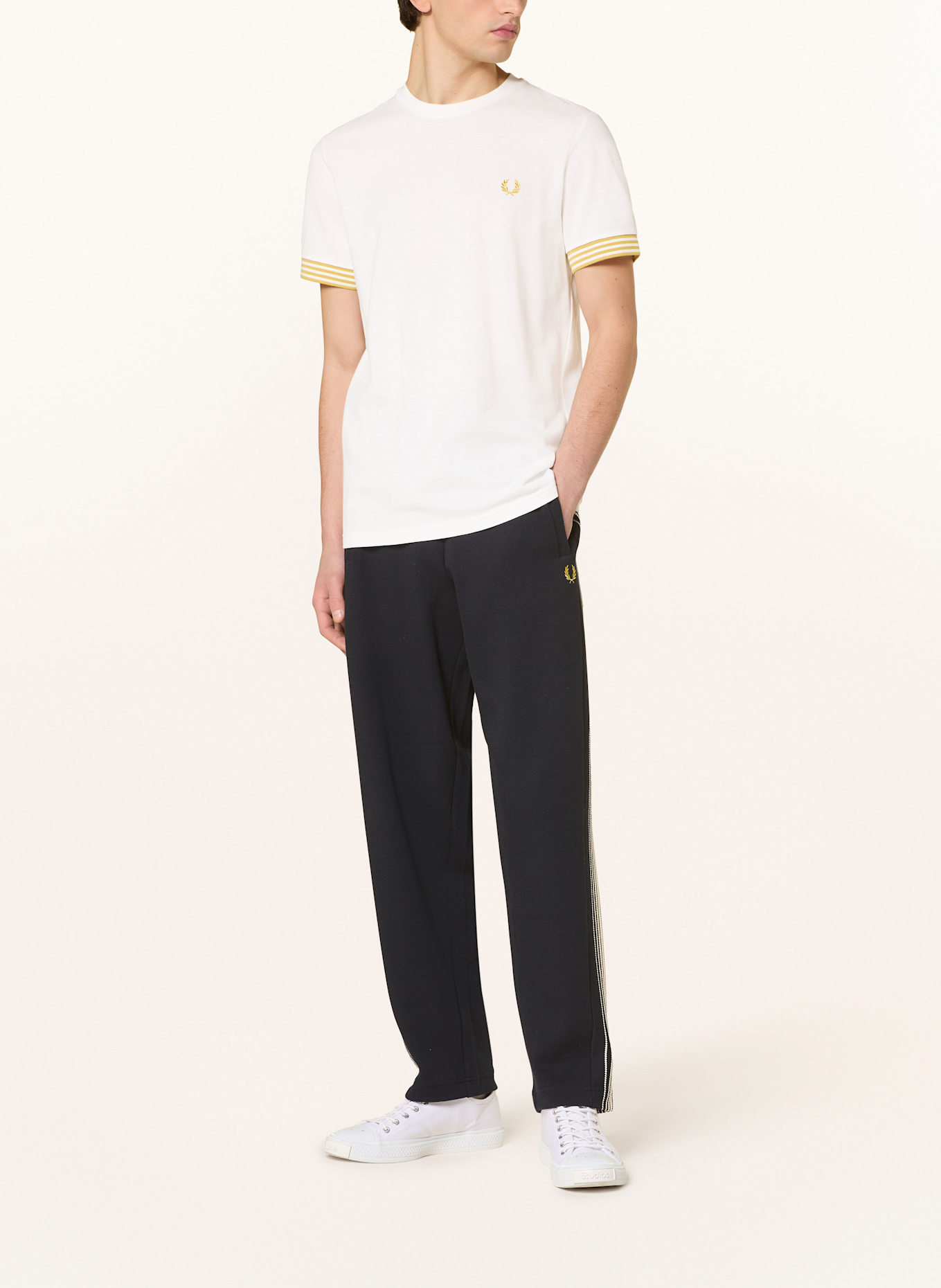 FRED PERRY prohlížeče pomocí webové stránky: Vouchery a akce
