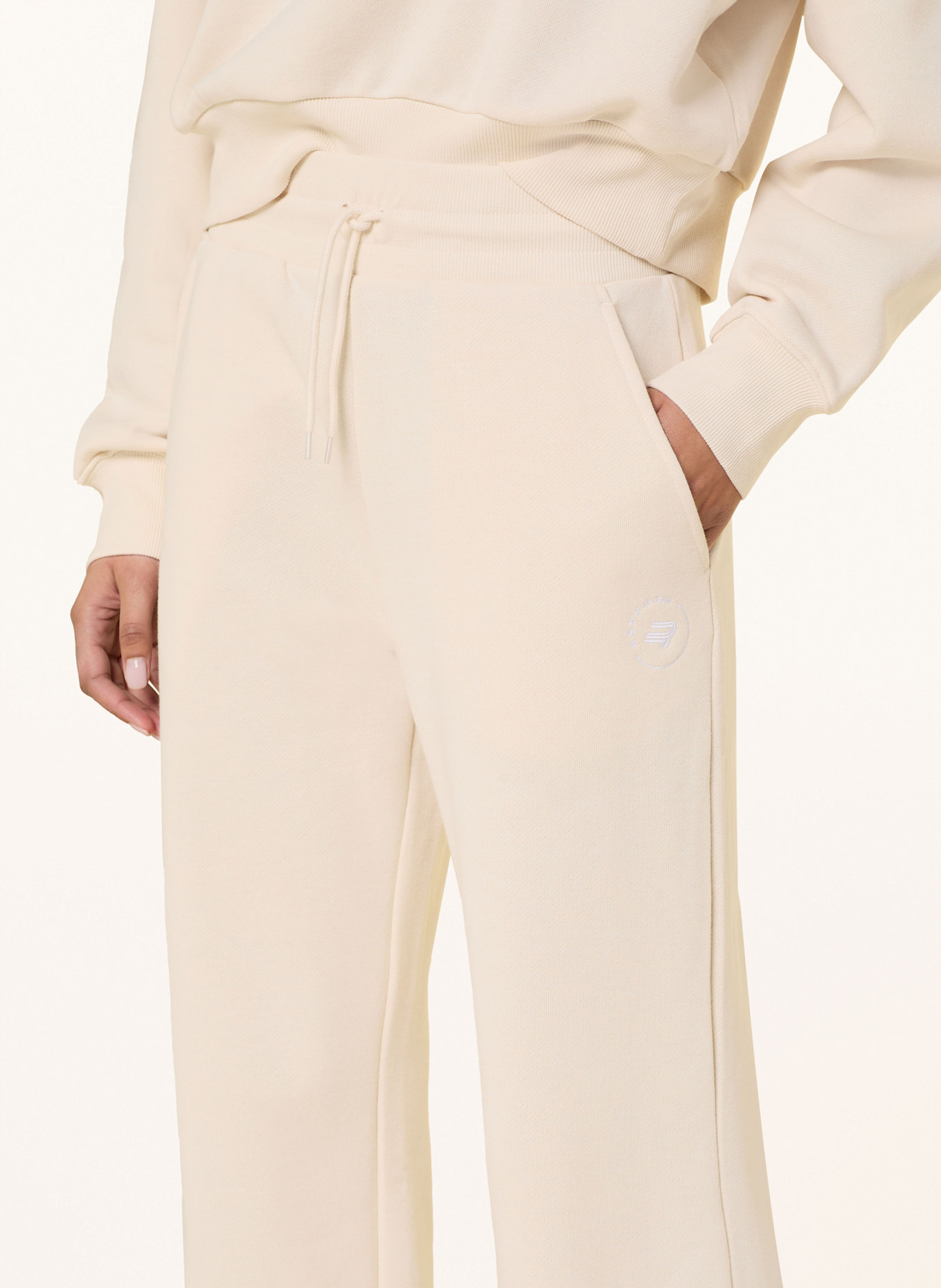 RÖHNISCH Sweatpants: CREME