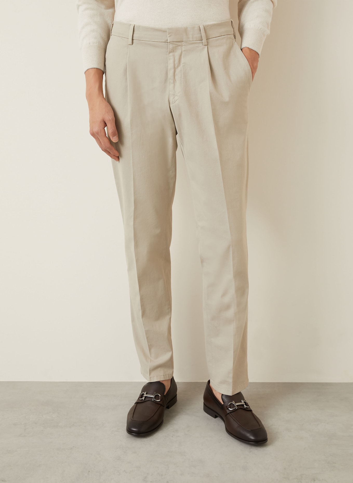 Brioni Chino Extra Slim Fit: BEIGE