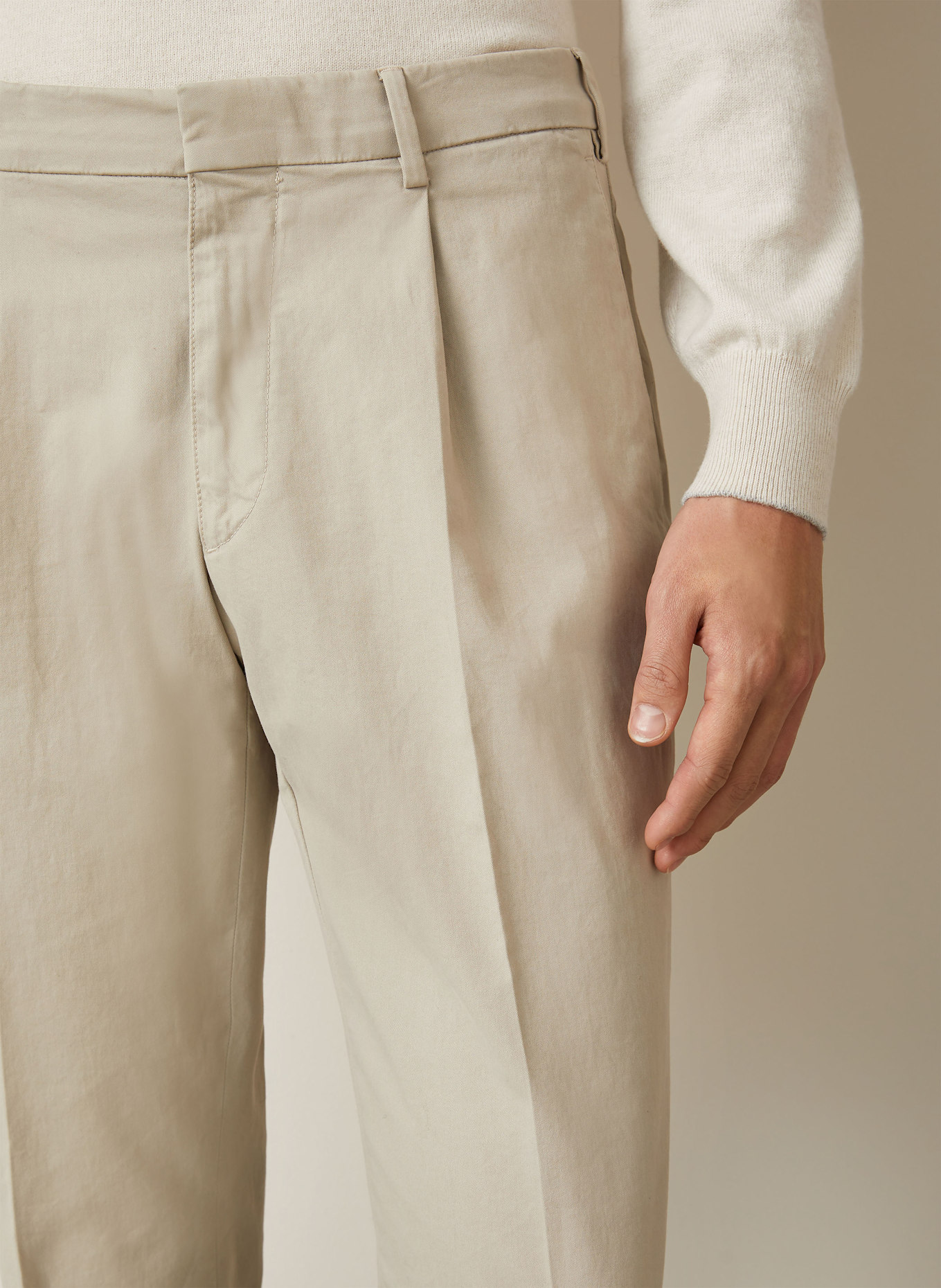 Brioni Chino Extra Slim Fit: BEIGE