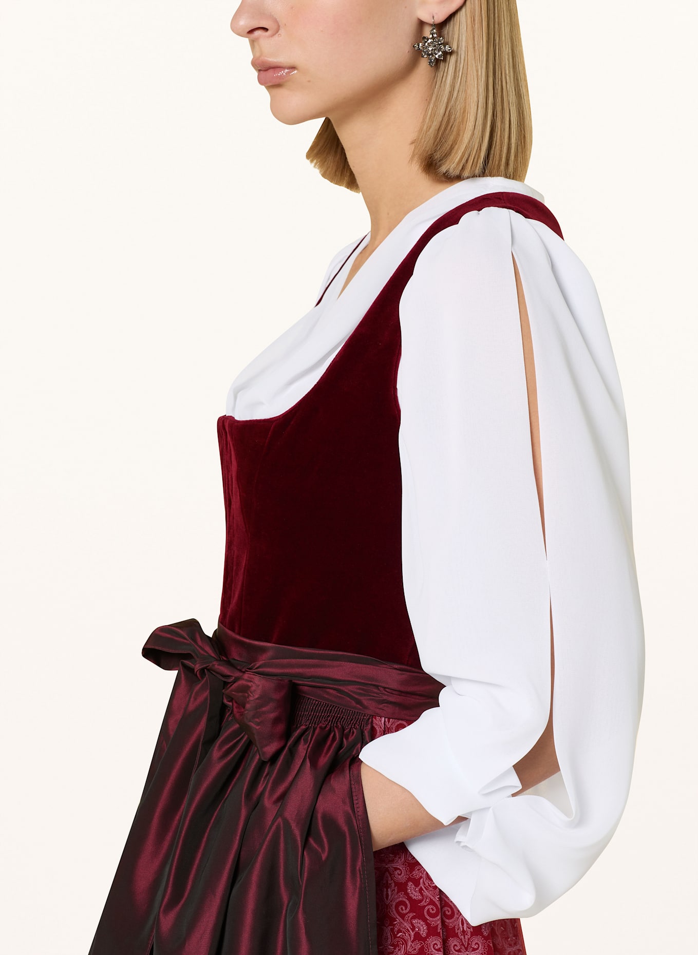 WALDORFF Dirndlbluse mit Cut-outs: WEISS