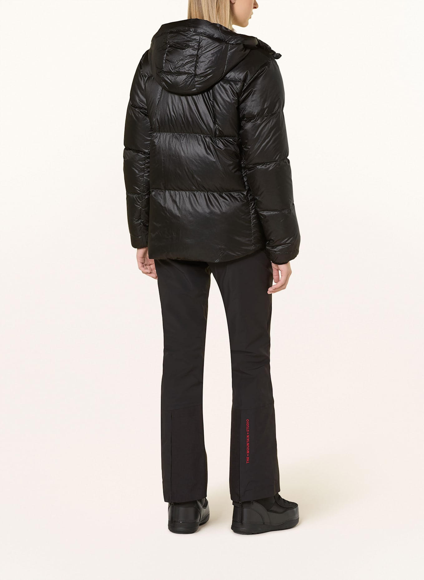 THE MOUNTAIN STUDIO Daunen-Skijacke: SCHWARZ