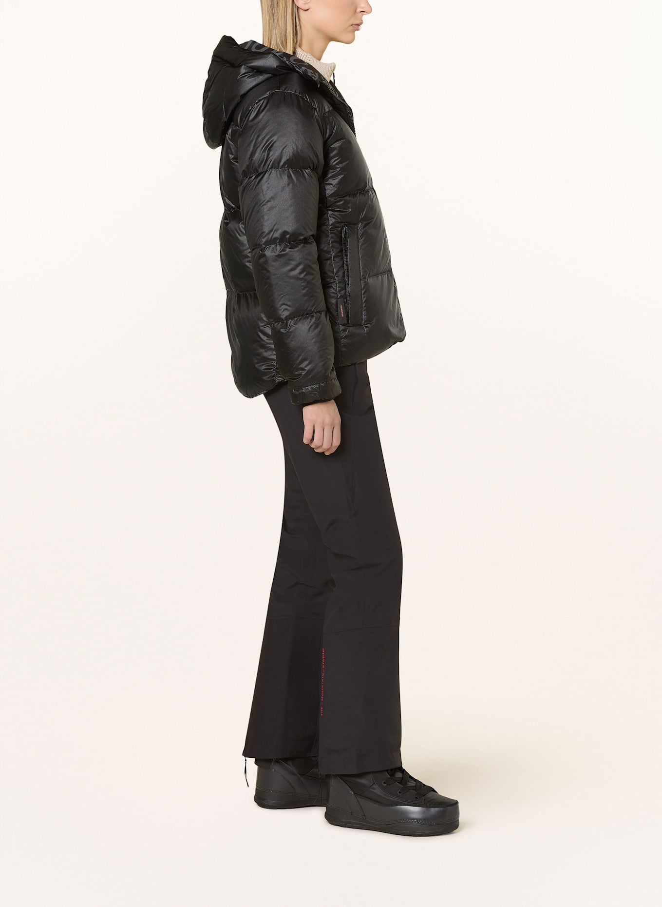 THE MOUNTAIN STUDIO Daunen-Skijacke: SCHWARZ