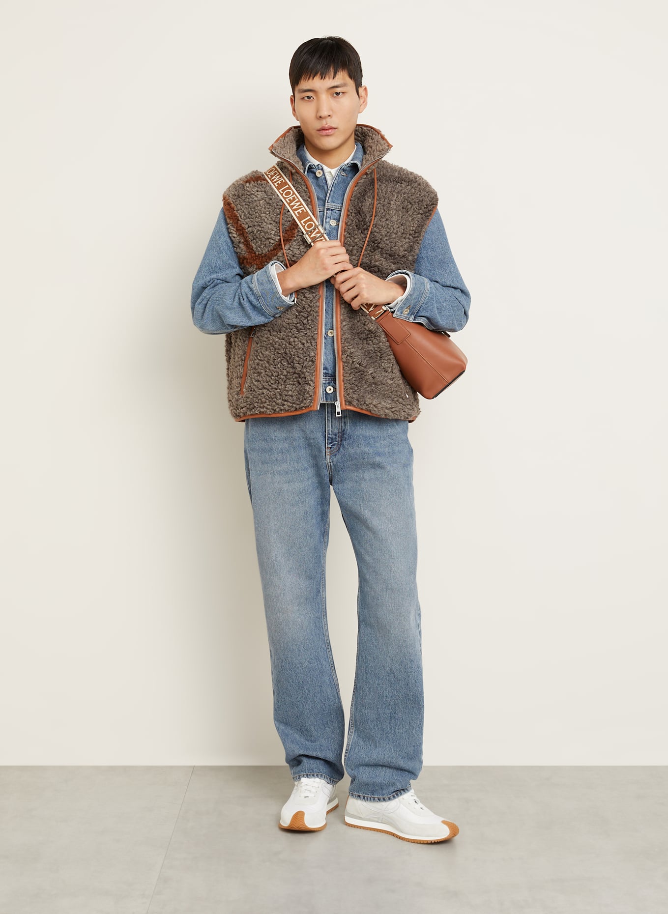 LOEWE Teddyfell-Weste ANAGRAM: TAUPE / GRAU / BRAUN