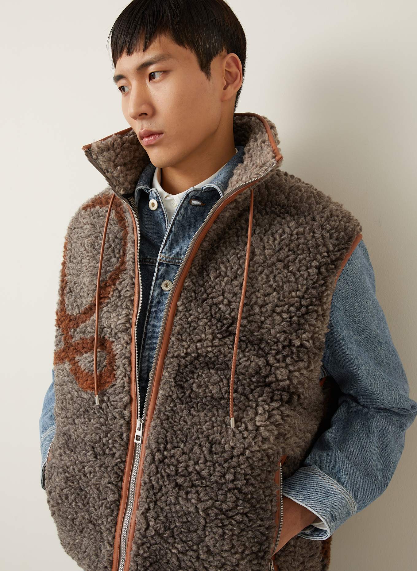 LOEWE Teddyfell-Weste ANAGRAM: TAUPE / GRAU / BRAUN