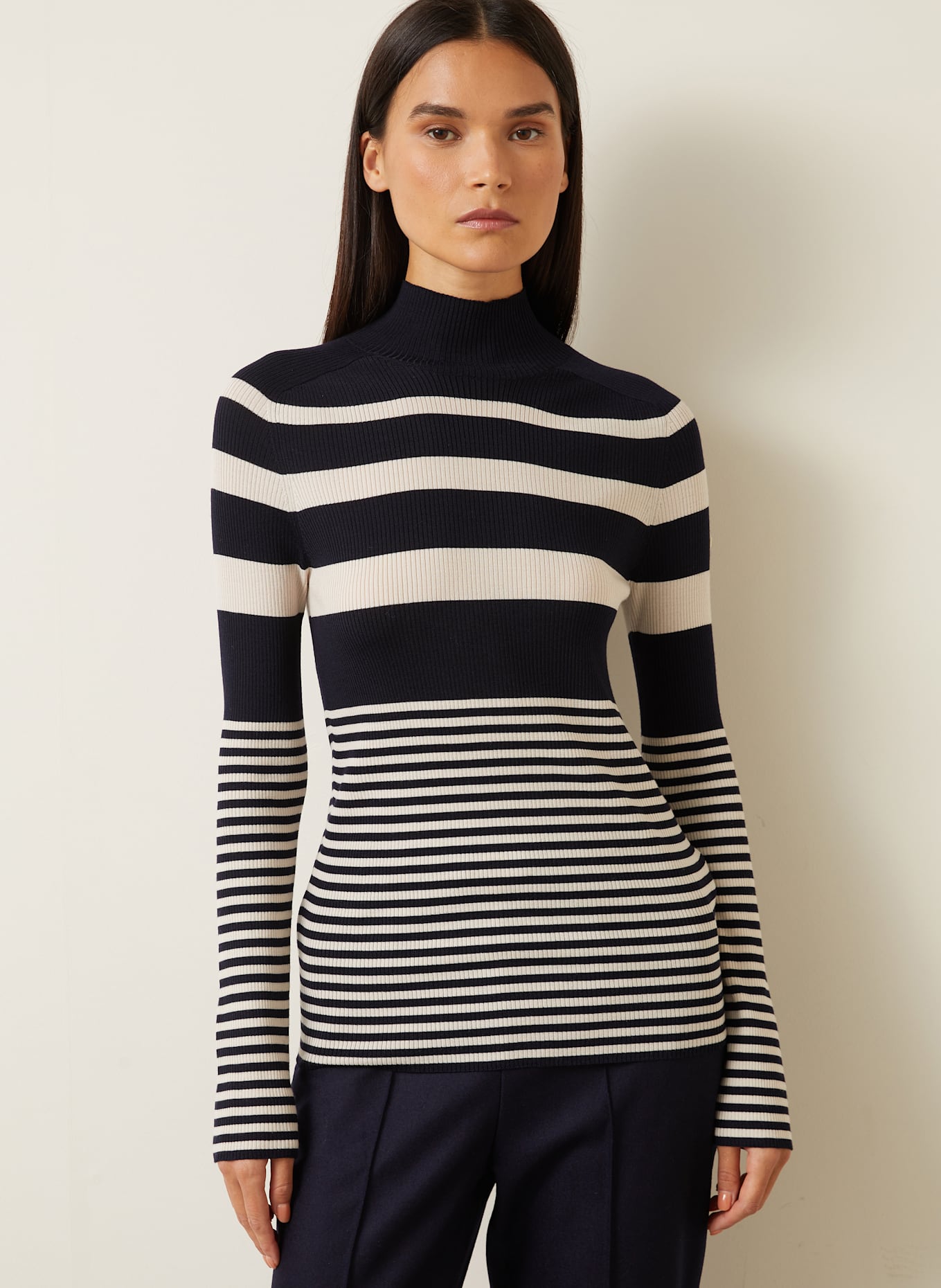 MONCLER Pullover: DUNKELBLAU/ CREME (Bild 4)