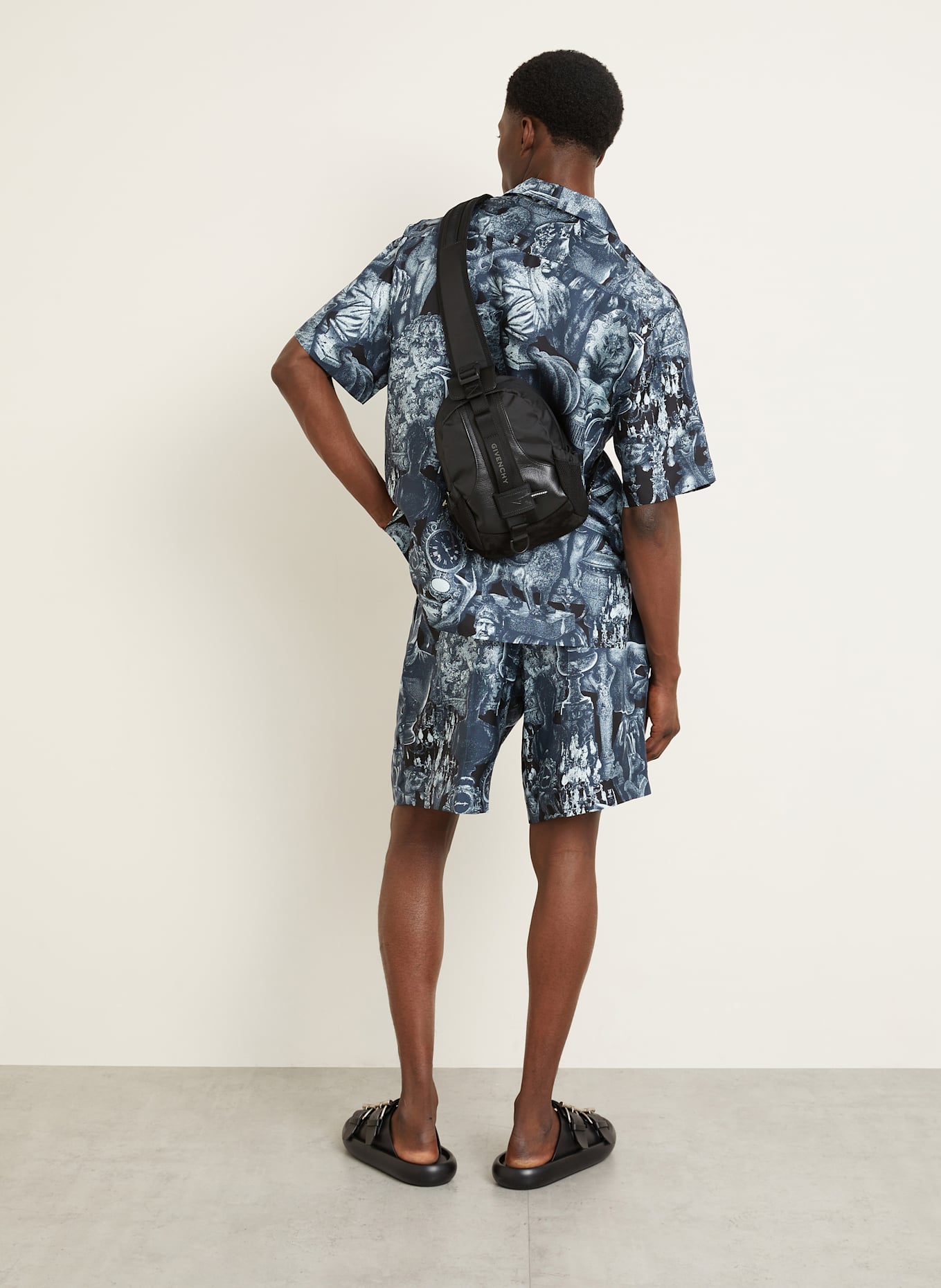 GIVENCHY Umhängetasche G-TRAIL: SCHWARZ