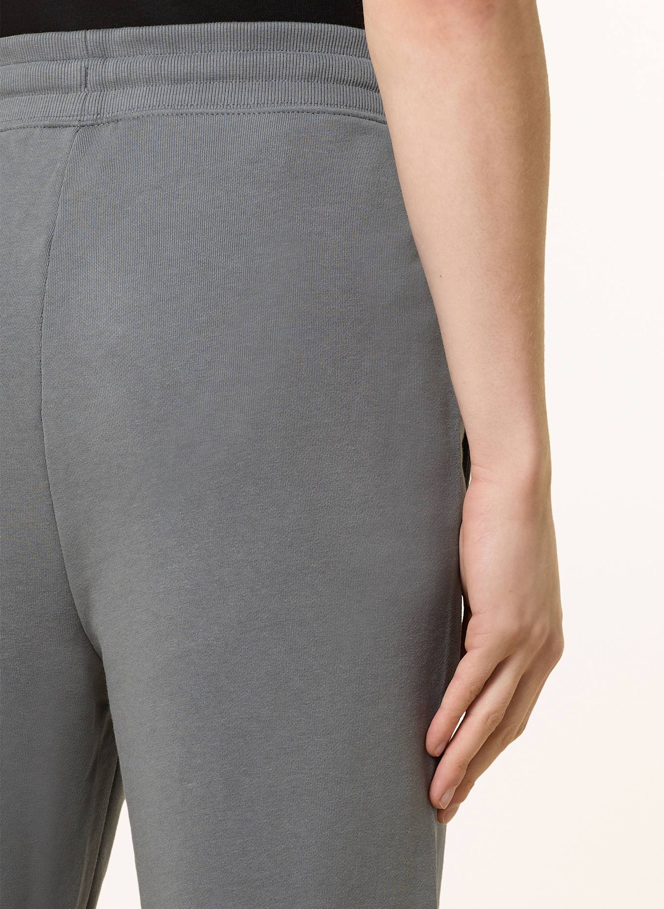 HUGO Tepláky DAYOTE: ŠEDÁ