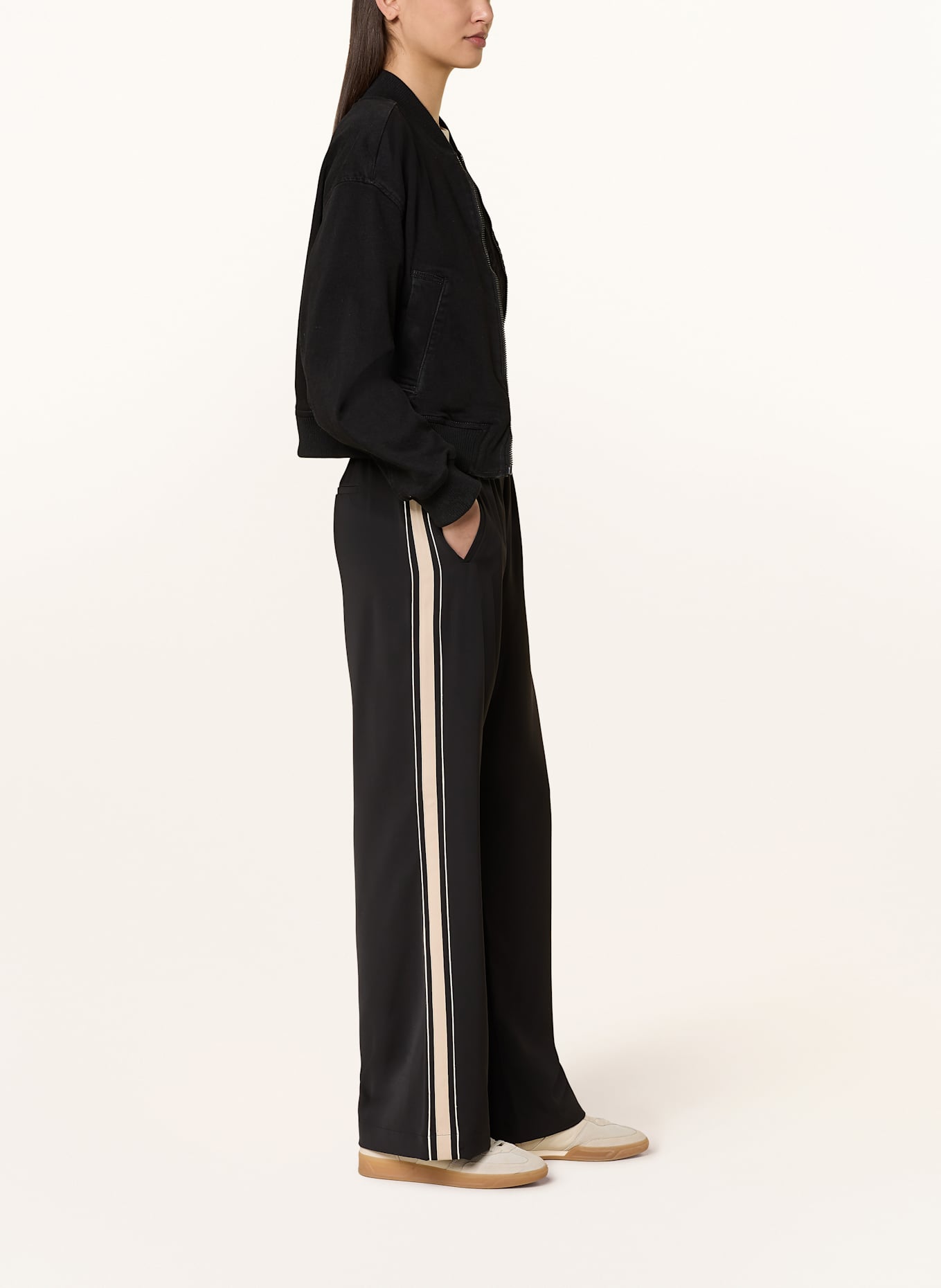 someday Kalhoty CEVIL v joggingovém stylu: ČERNÁ / BÉŽOVÁ