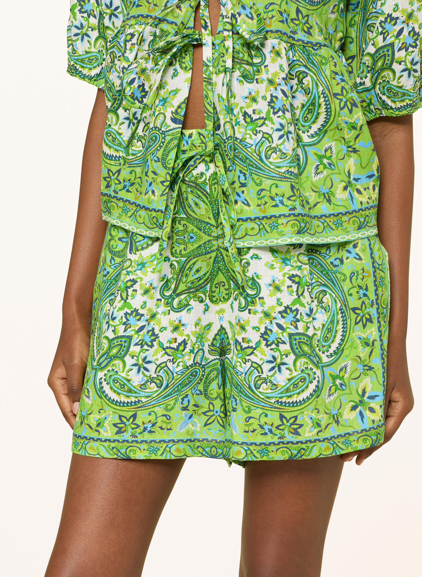 MRS & HUGS Leinenshorts: HELLGRÜN / DUNKELGRÜN / ECRU