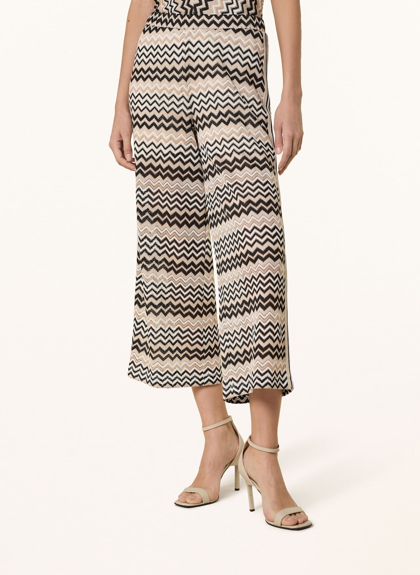 comma Culotte mit Galonstreifen: WEISS / BEIGE / SCHWARZ