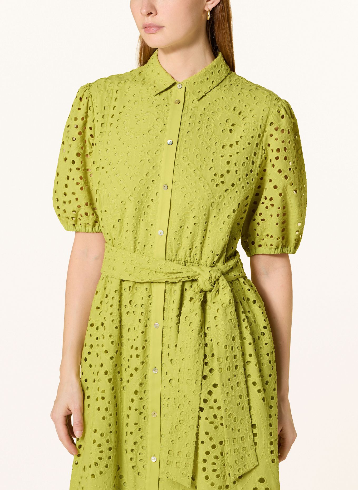 s.Oliver BLACK LABEL Hemdblusenkleid aus Lochspitze: HELLGRÜN