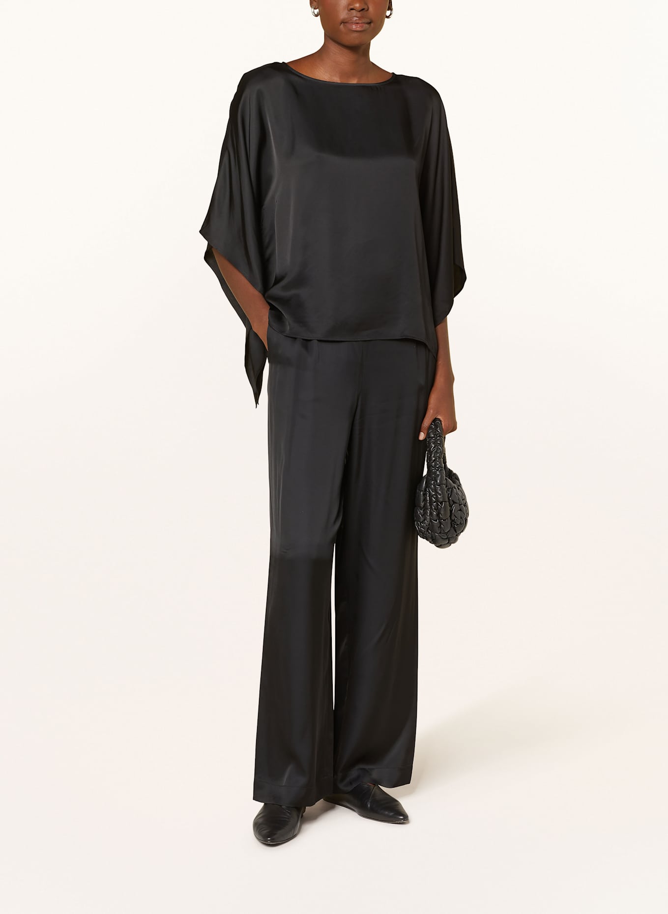 s.Oliver BLACK LABEL Marlenehose aus Satin: SCHWARZ