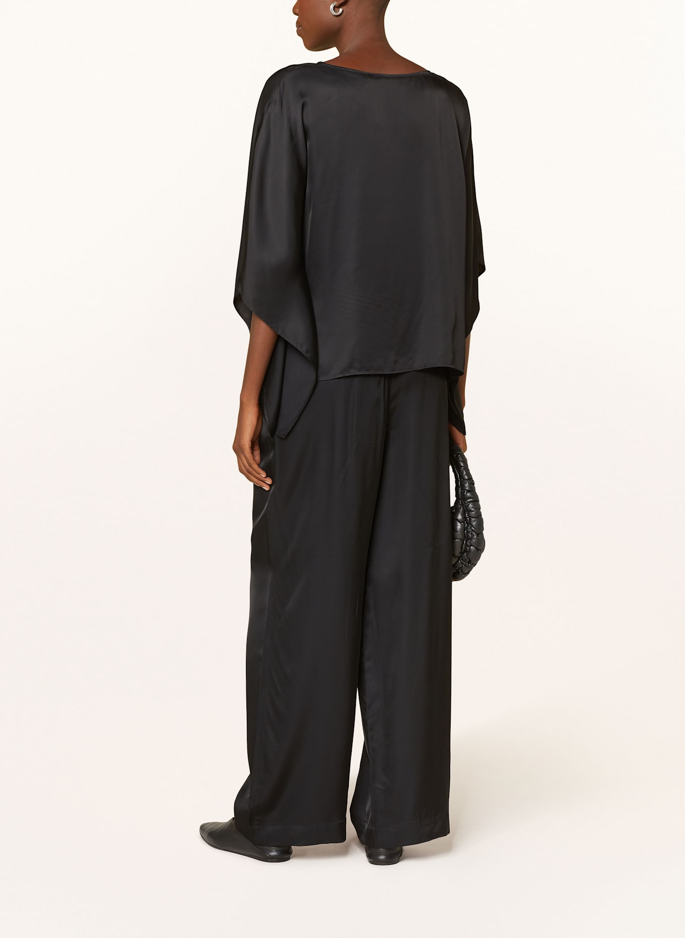 s.Oliver BLACK LABEL Marlenehose aus Satin: SCHWARZ